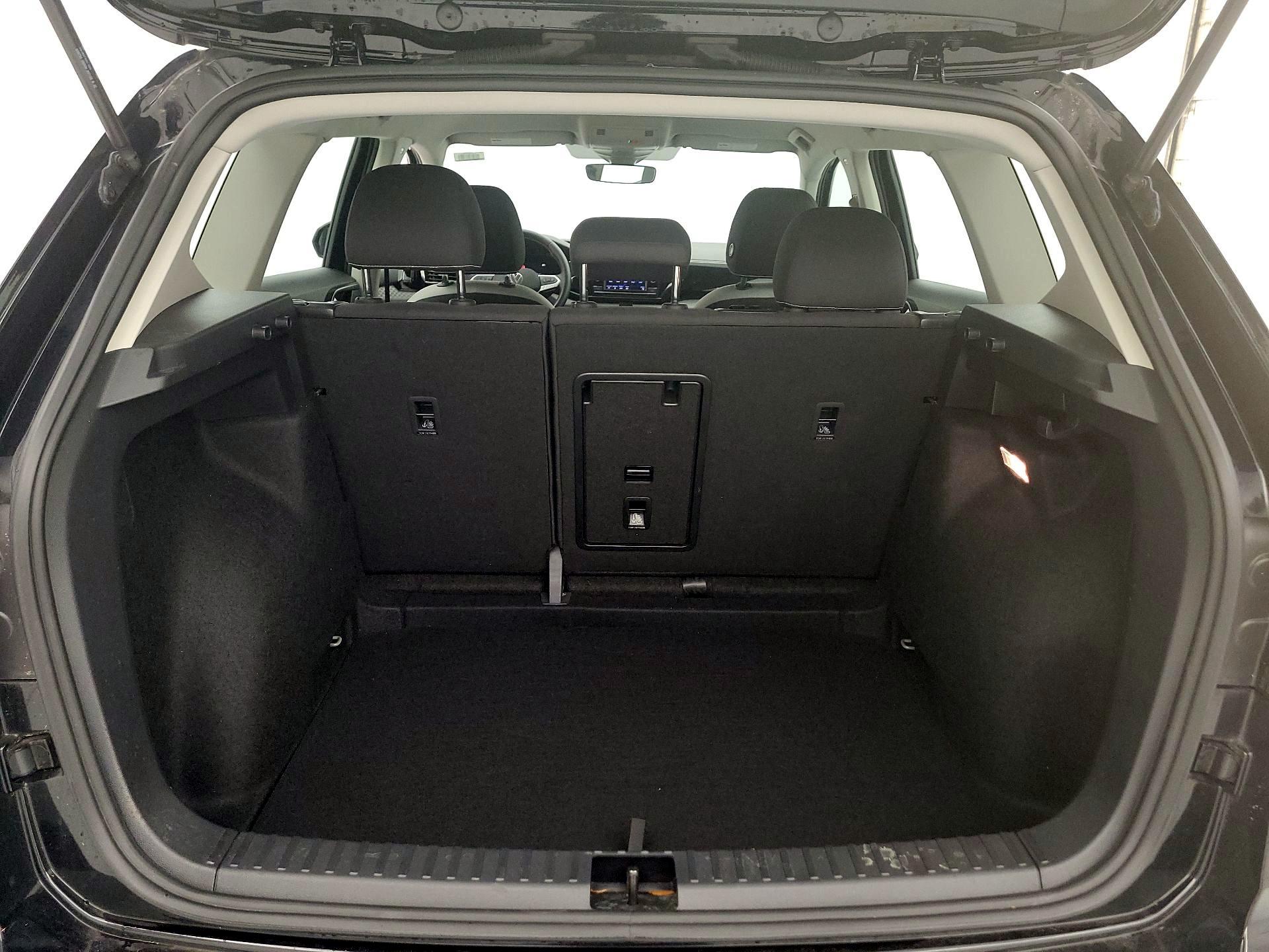 Thumbnail: 2023 Volkswagen Taos - 20