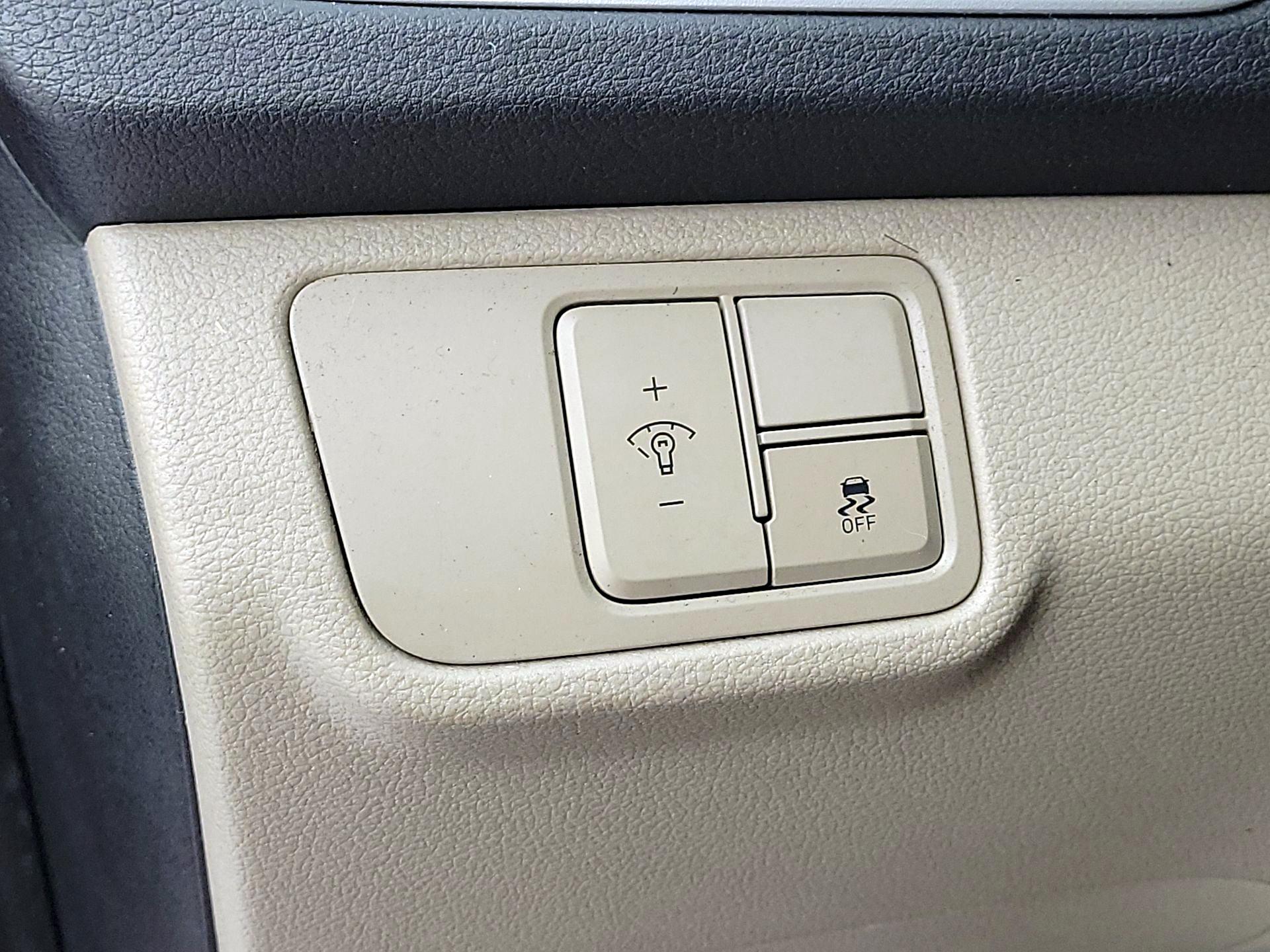 Thumbnail: 2022 Hyundai Accent - 13