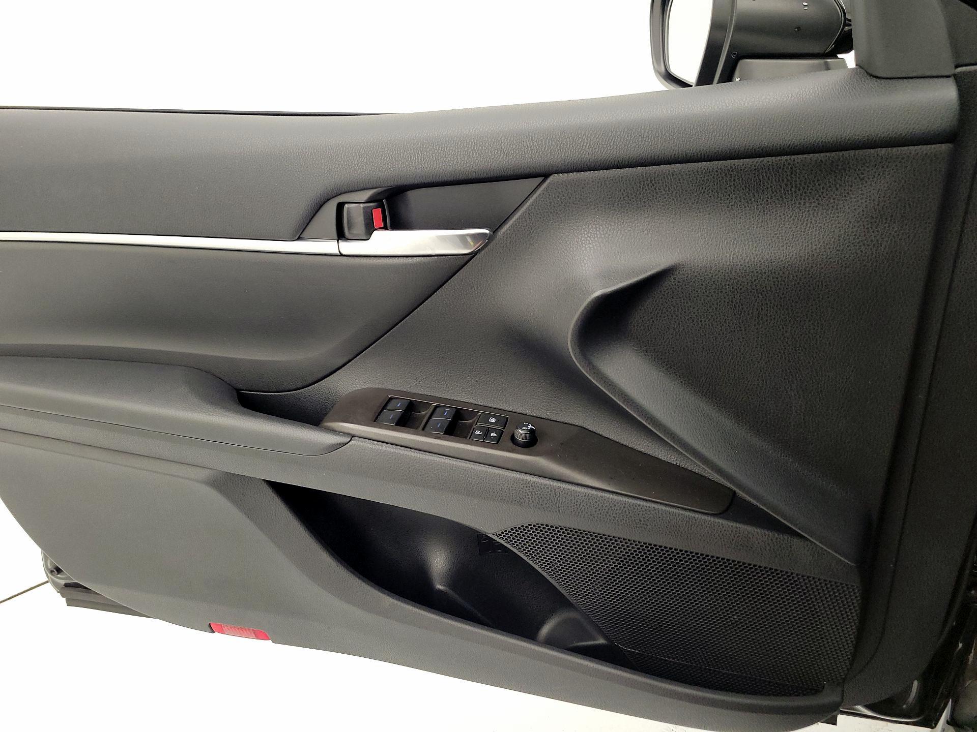 Thumbnail: 2023 Toyota Camry - 12