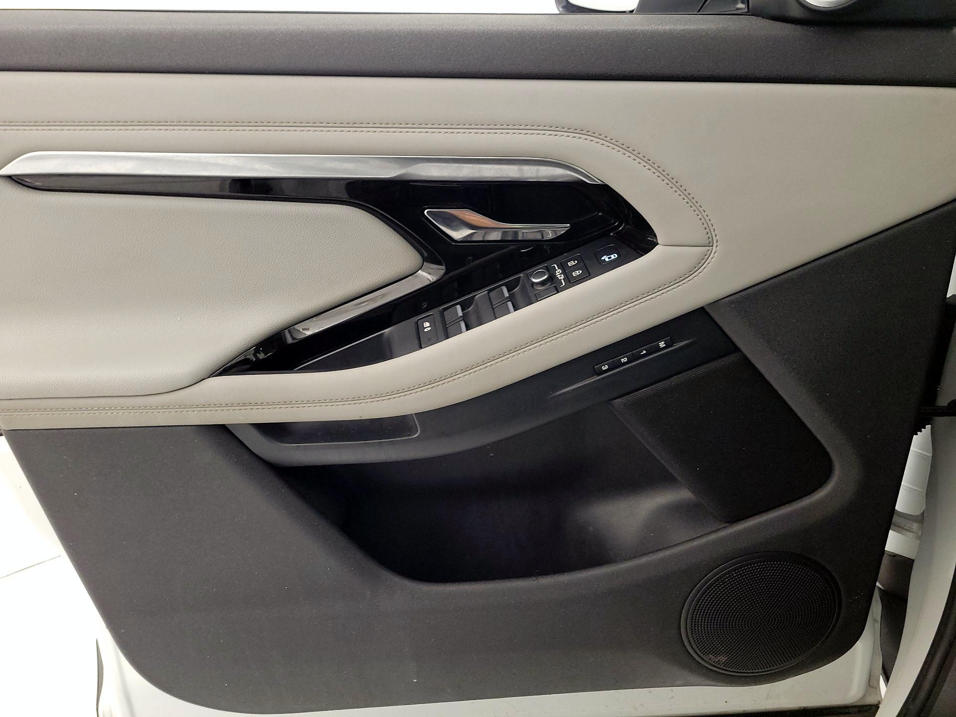 Thumbnail: 2022 Land Rover Range Rover Evoque - 12