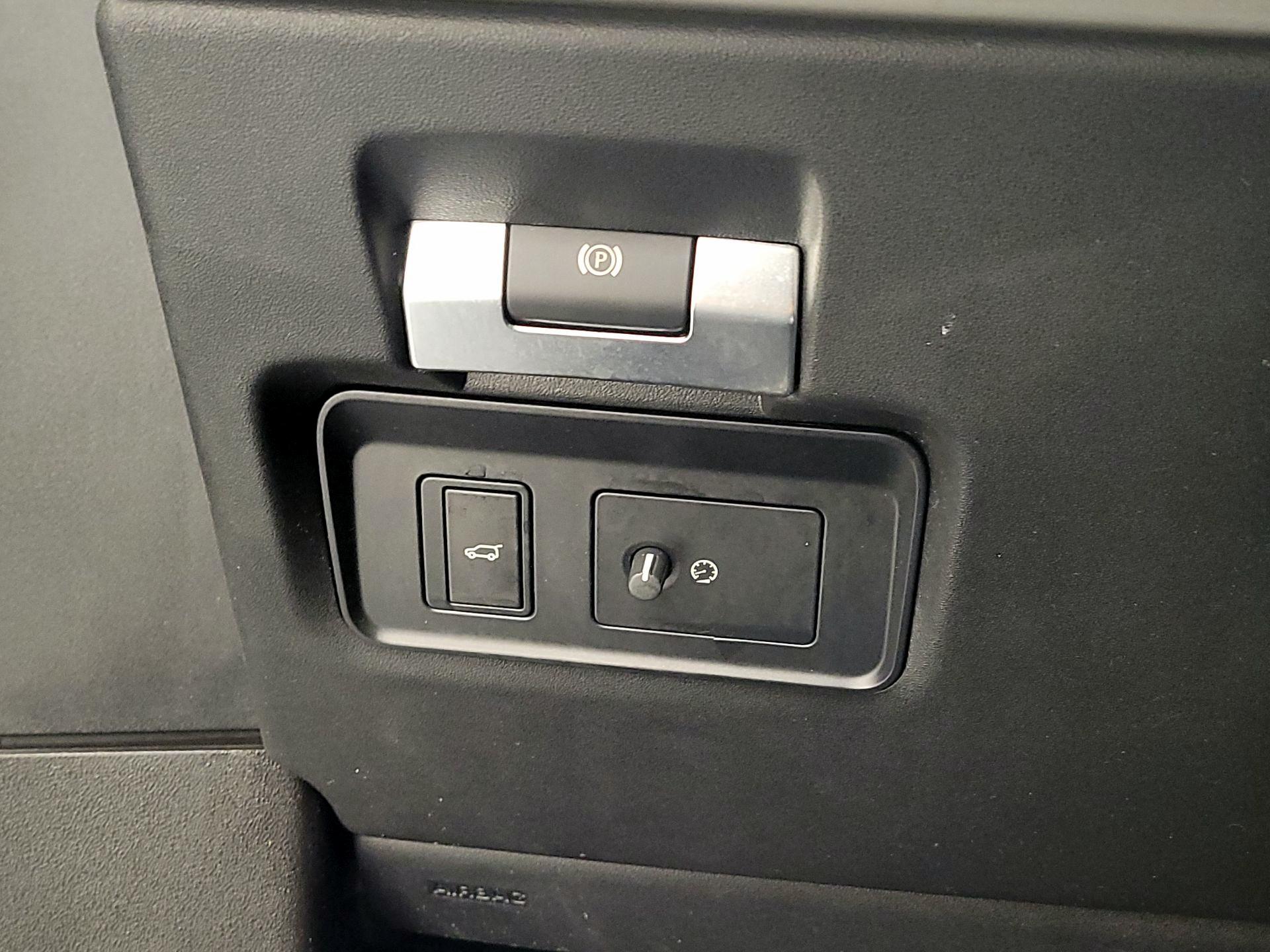 Thumbnail: 2022 Land Rover Range Rover Evoque - 13