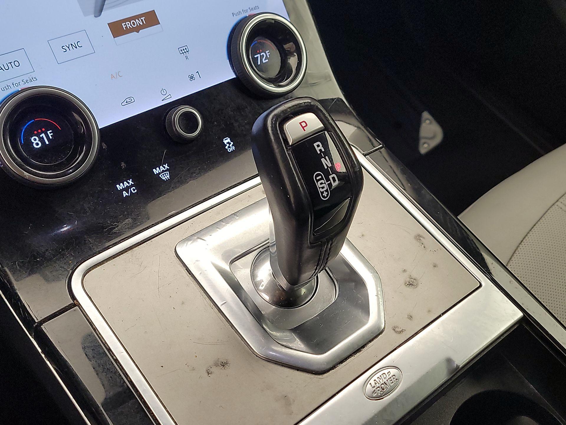 Thumbnail: 2022 Land Rover Range Rover Evoque - 17