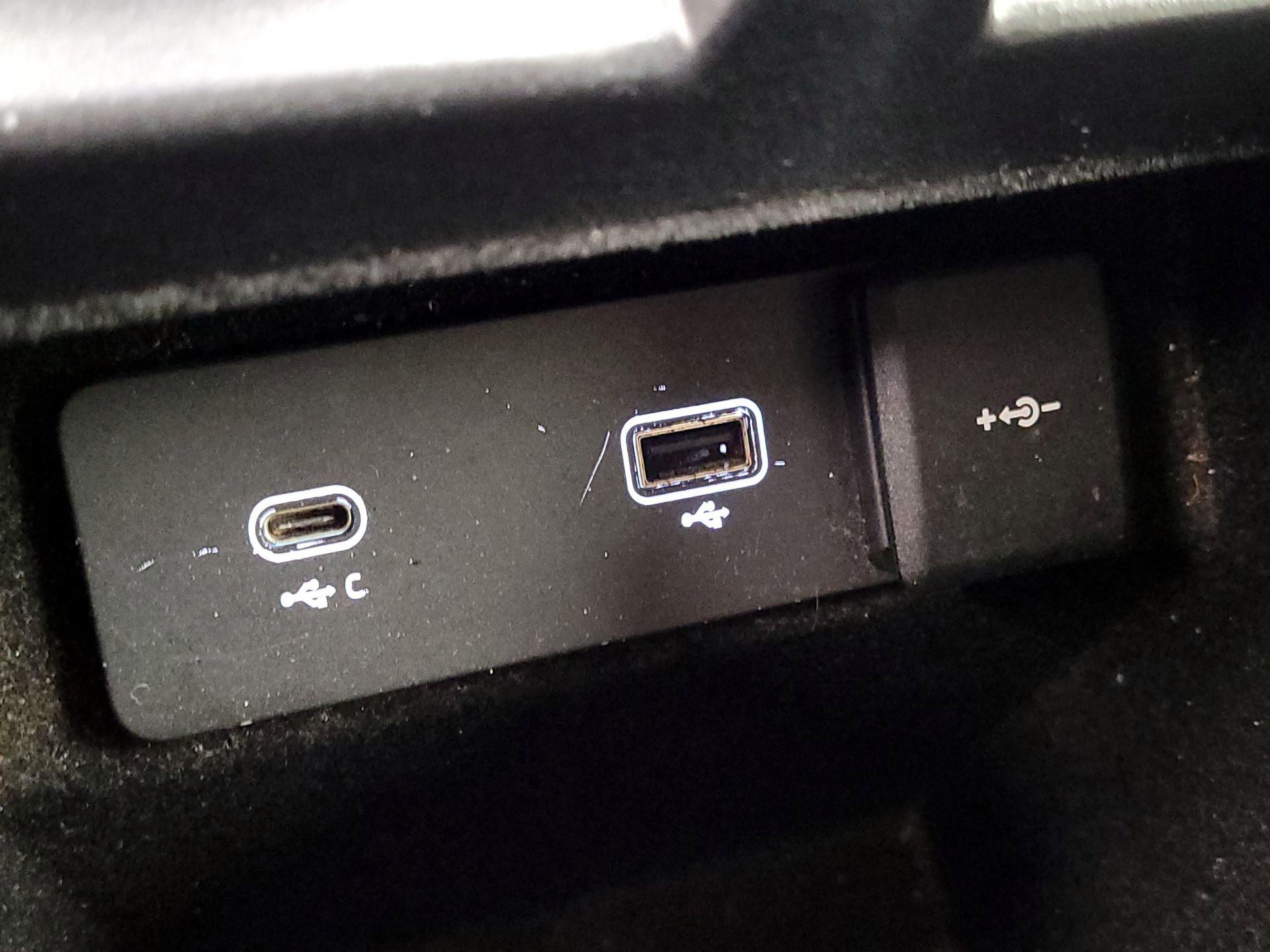 Thumbnail: 2022 Land Rover Range Rover Evoque - 18