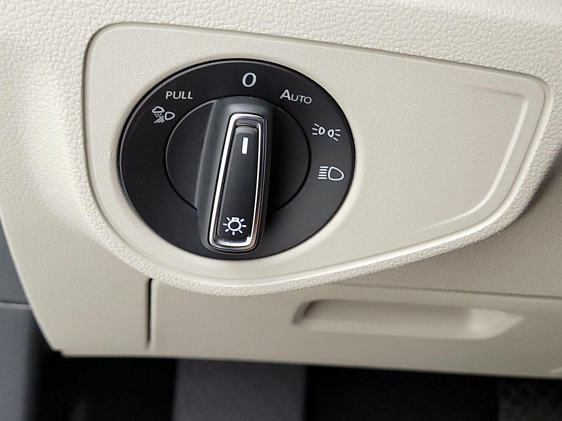 Thumbnail: 2021 Volkswagen Atlas - 13