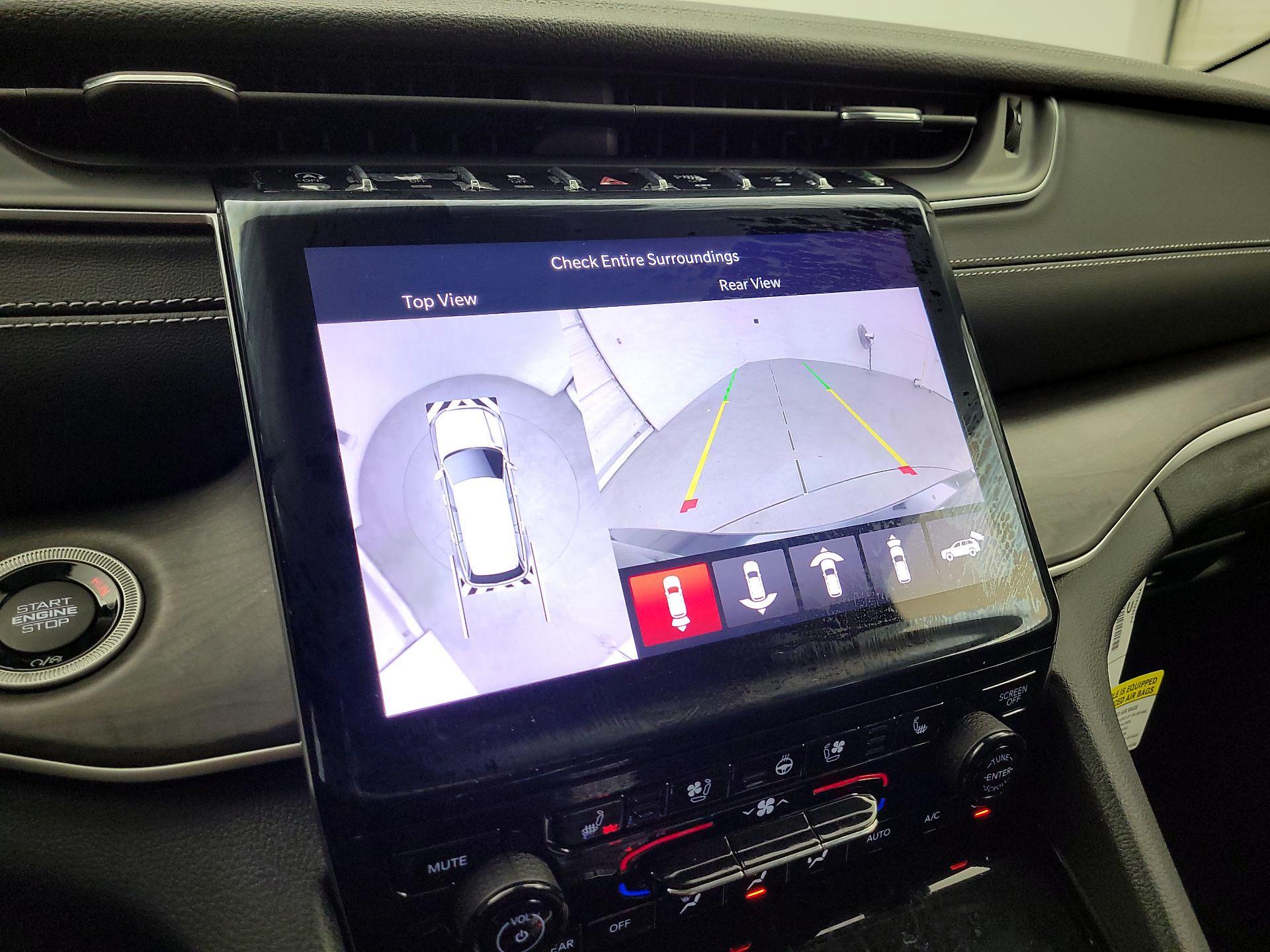 Thumbnail: 2023 Jeep Grand Cherokee - 15