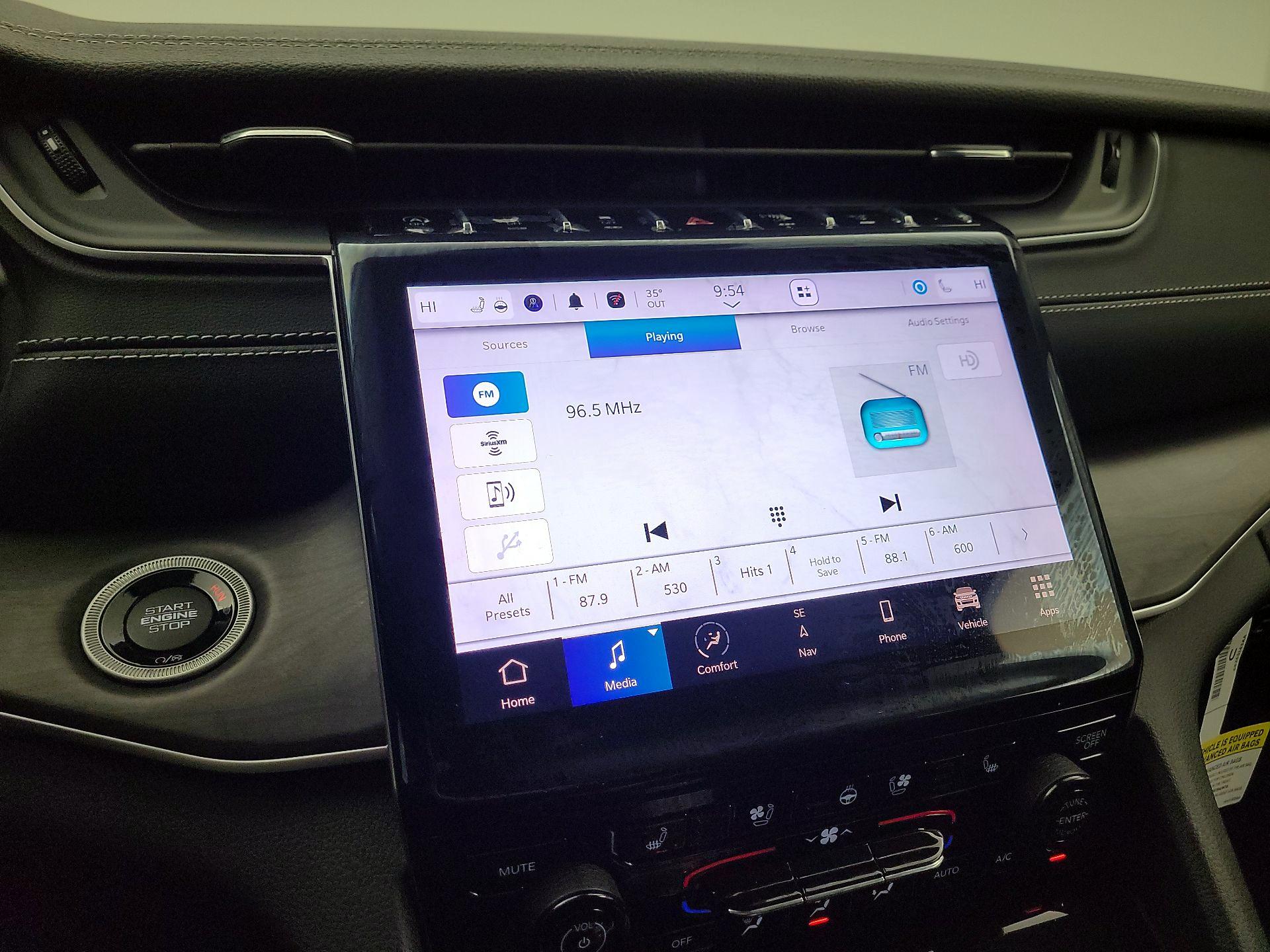 Thumbnail: 2023 Jeep Grand Cherokee - 16