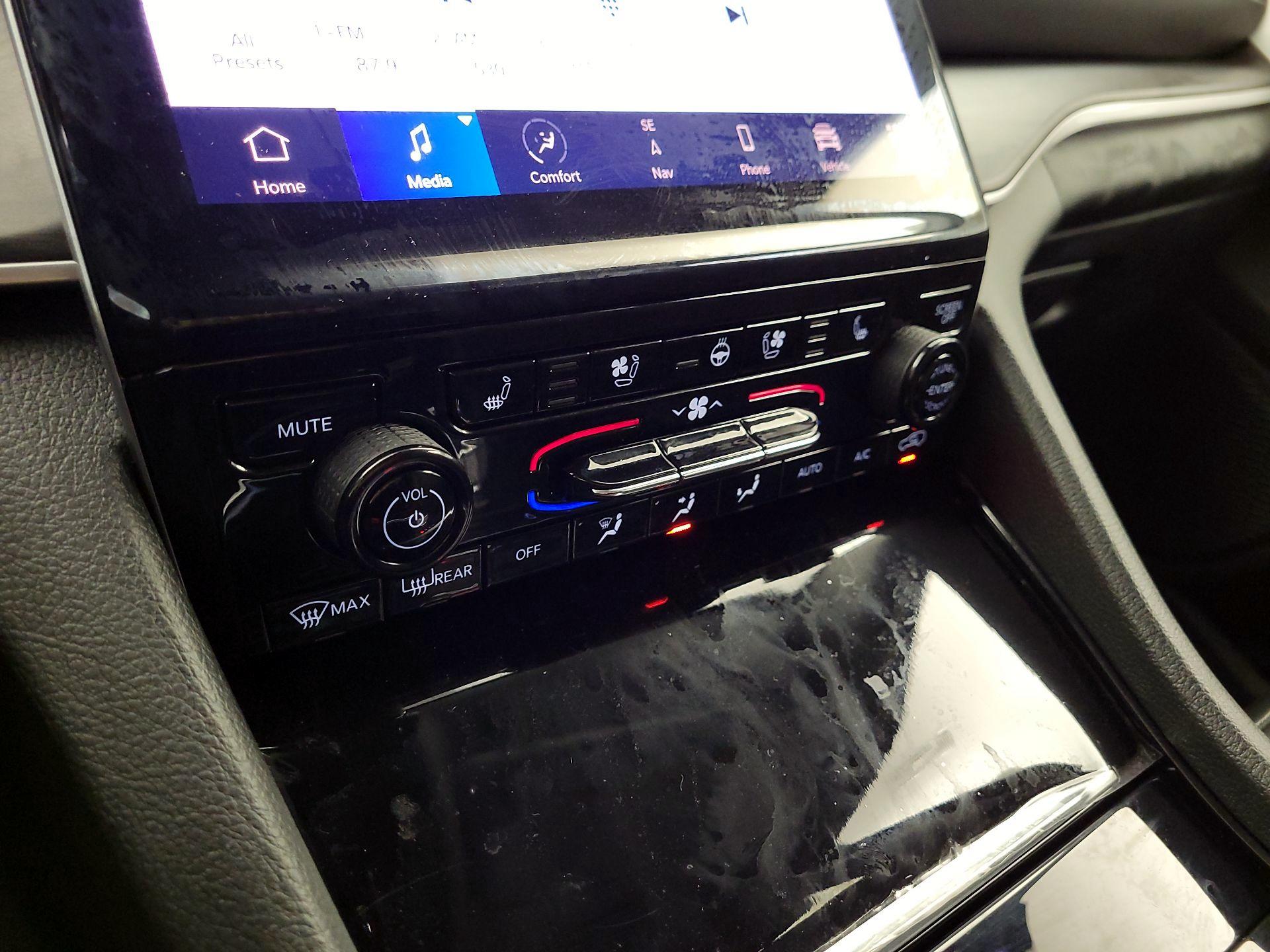 Thumbnail: 2023 Jeep Grand Cherokee - 17