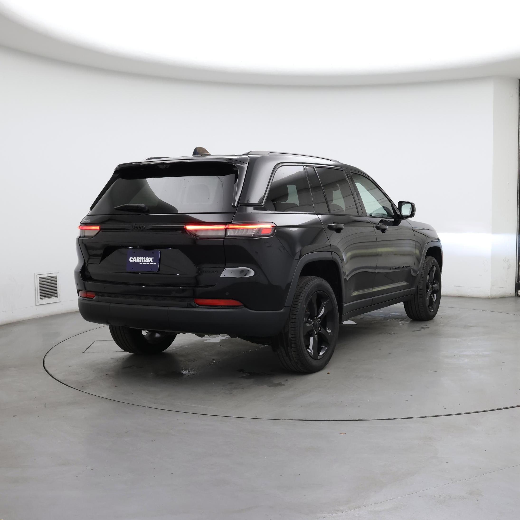 Thumbnail: 2023 Jeep Grand Cherokee - 8