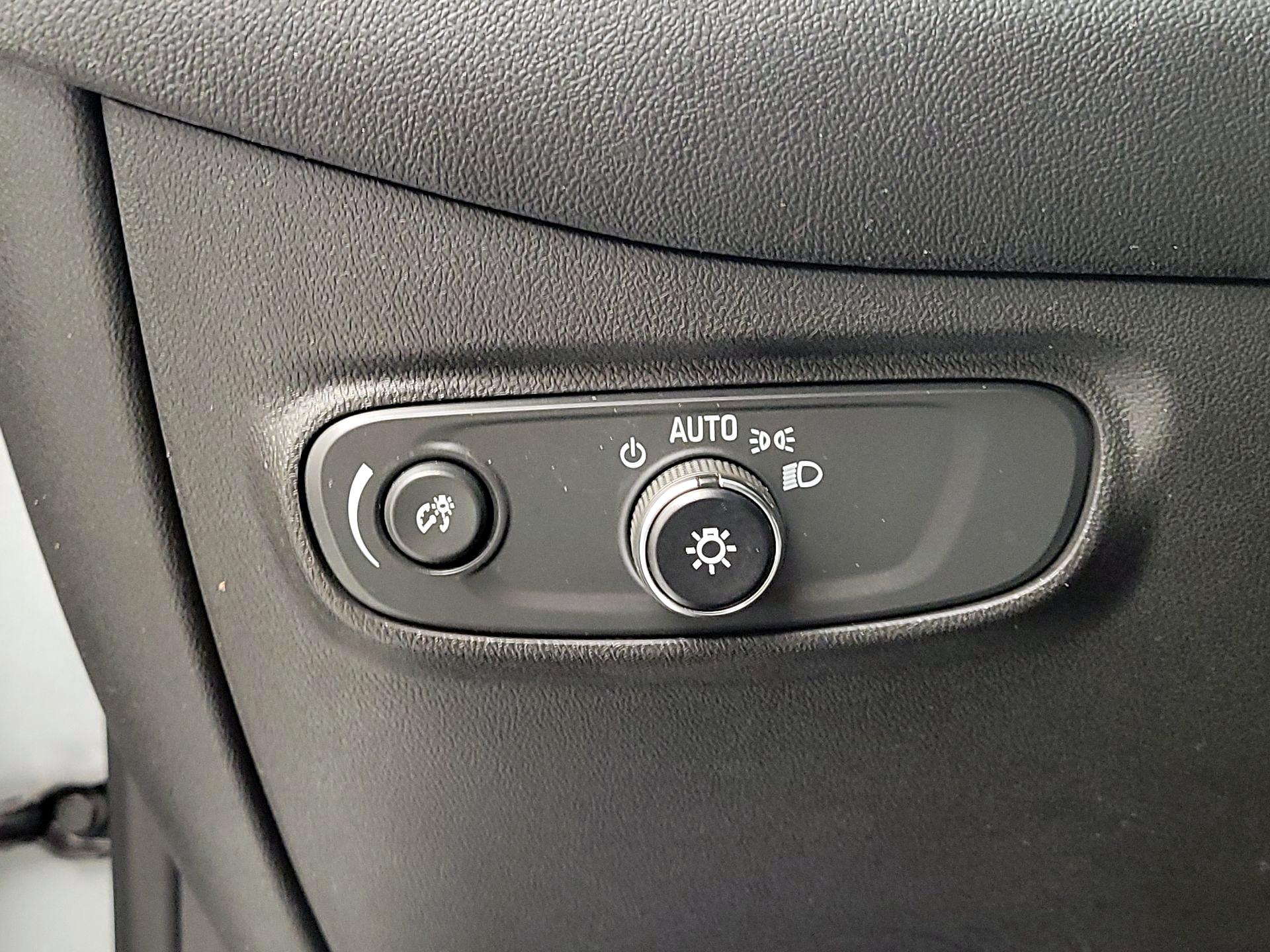 Thumbnail: 2022 Chevrolet Equinox - 13