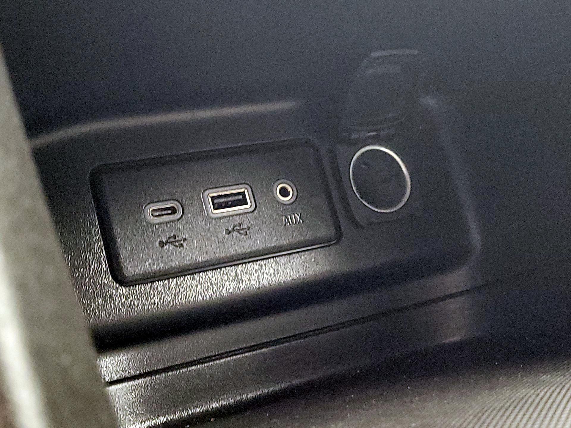 Thumbnail: 2022 Chevrolet Equinox - 18