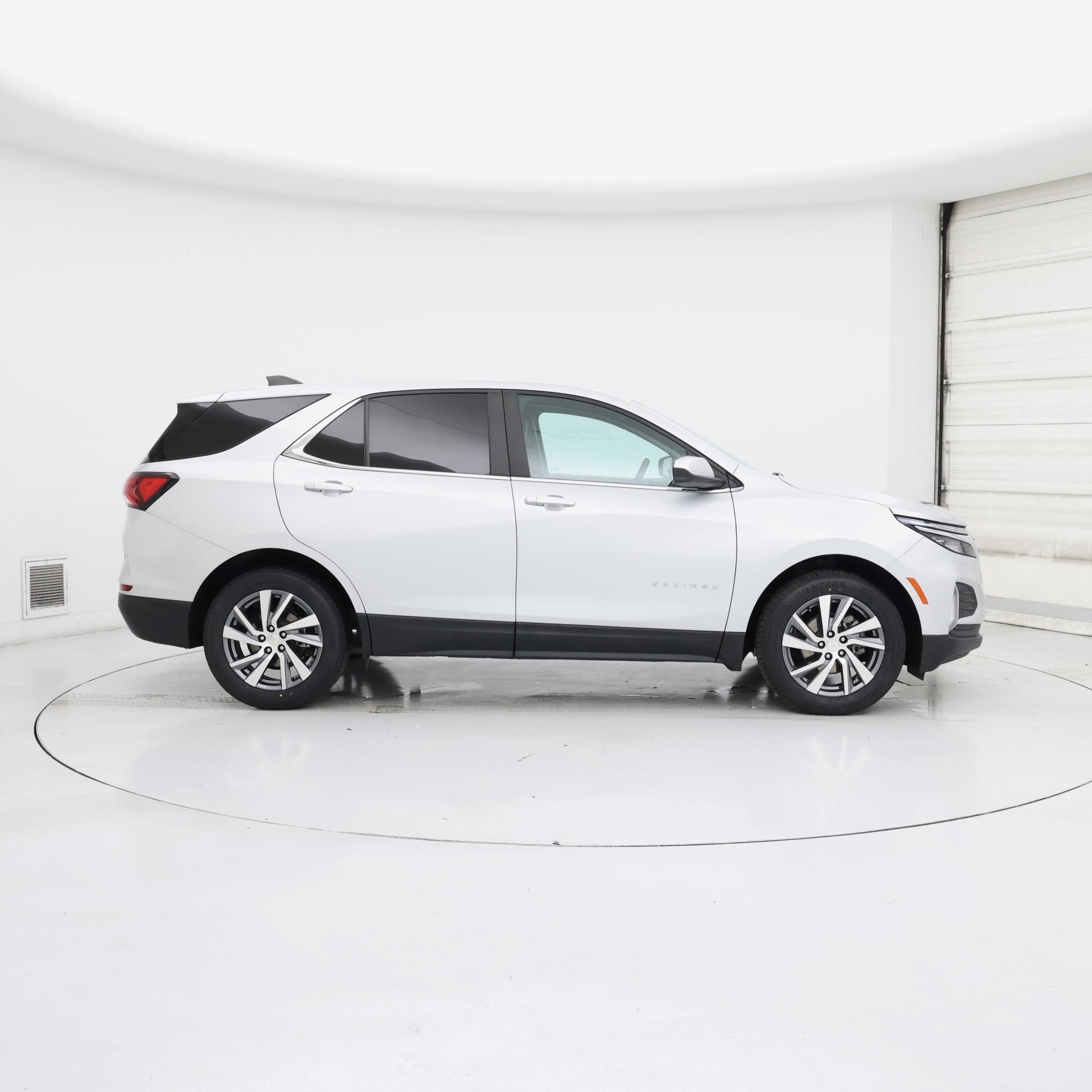 Thumbnail: 2022 Chevrolet Equinox - 7