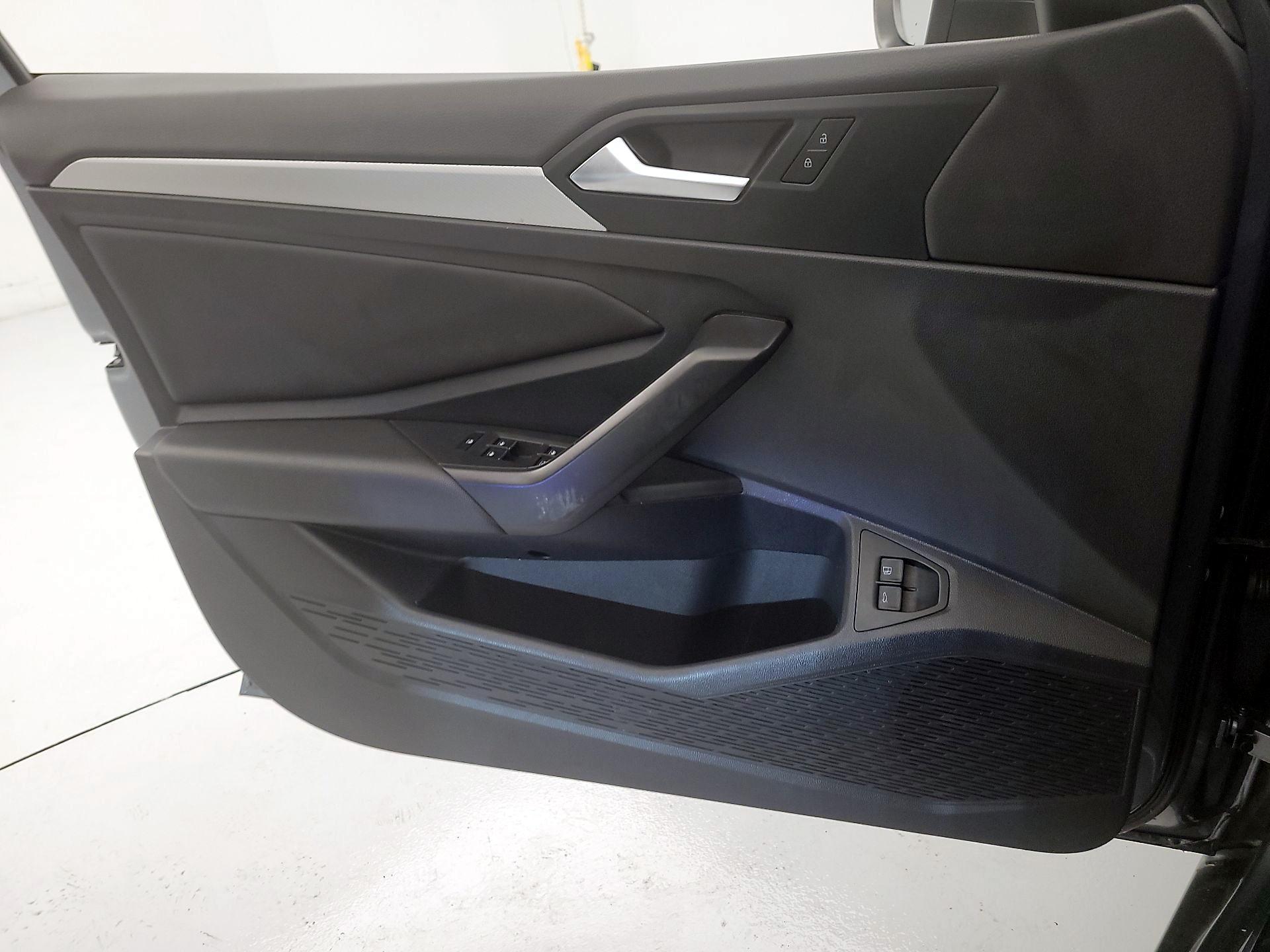 Thumbnail: 2021 Volkswagen Jetta - 12