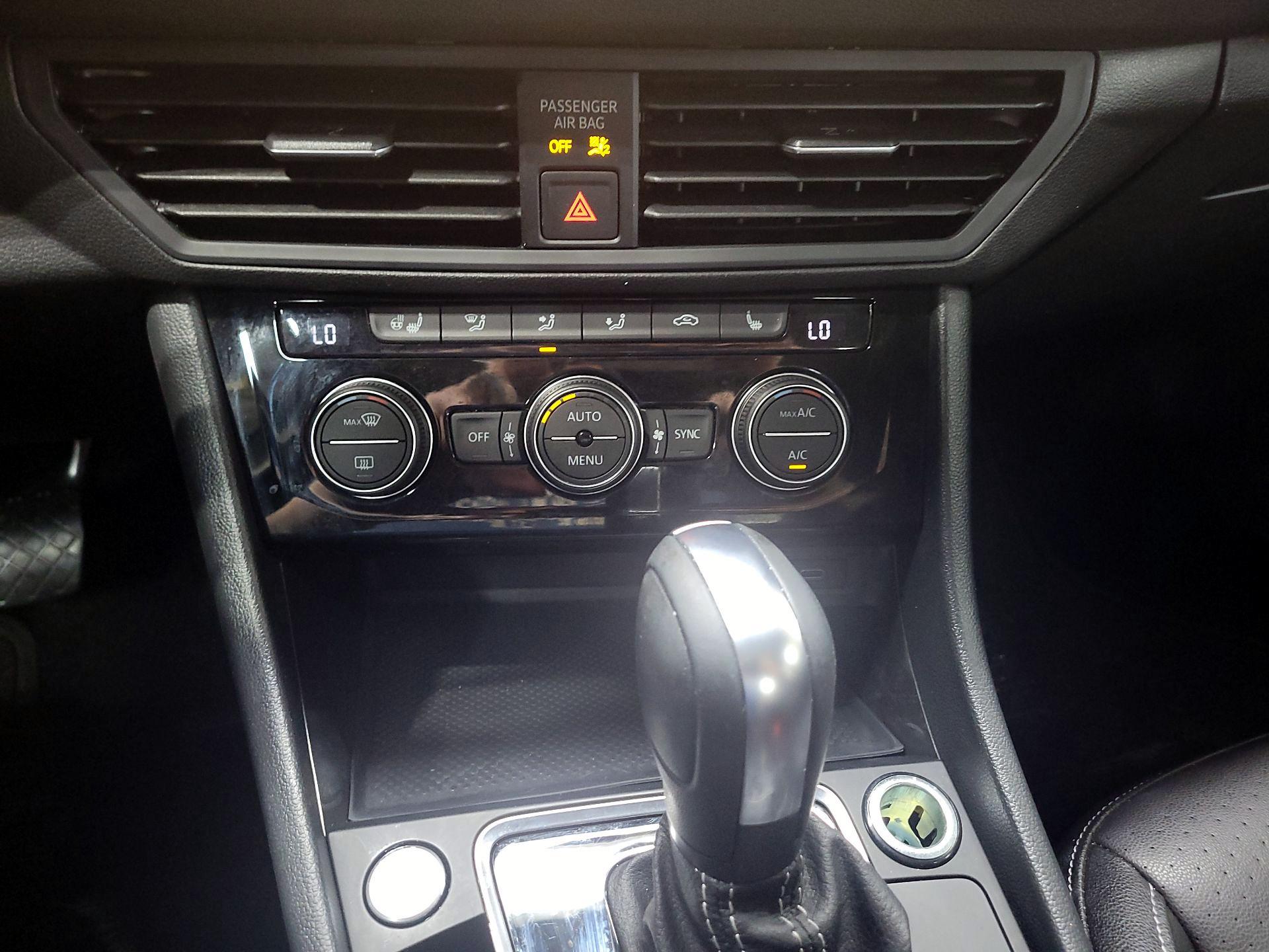 Thumbnail: 2021 Volkswagen Jetta - 14