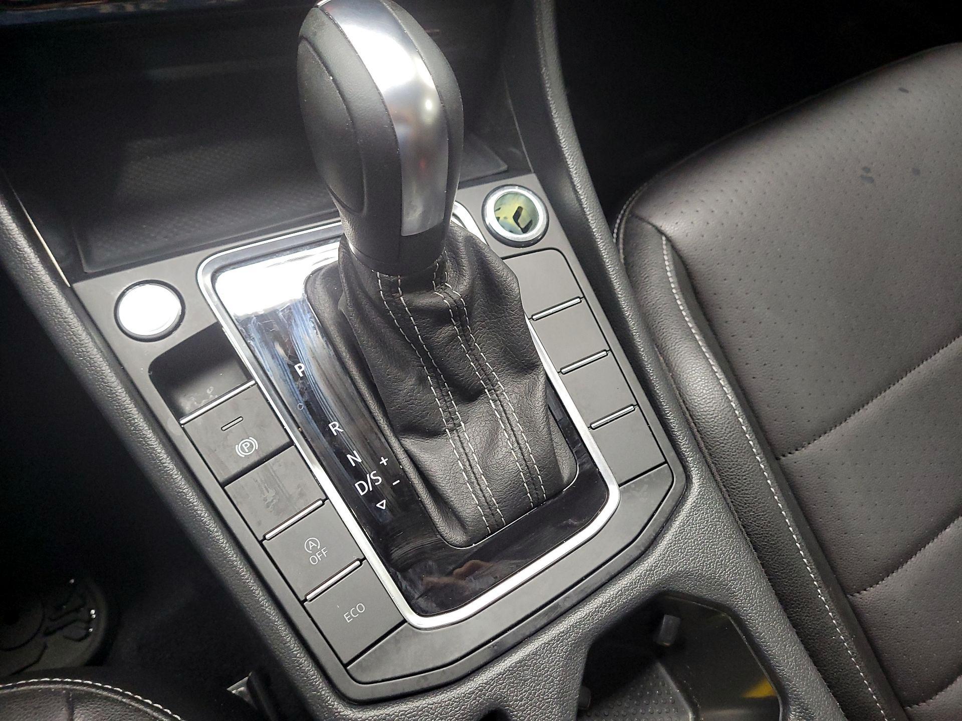 Thumbnail: 2021 Volkswagen Jetta - 15