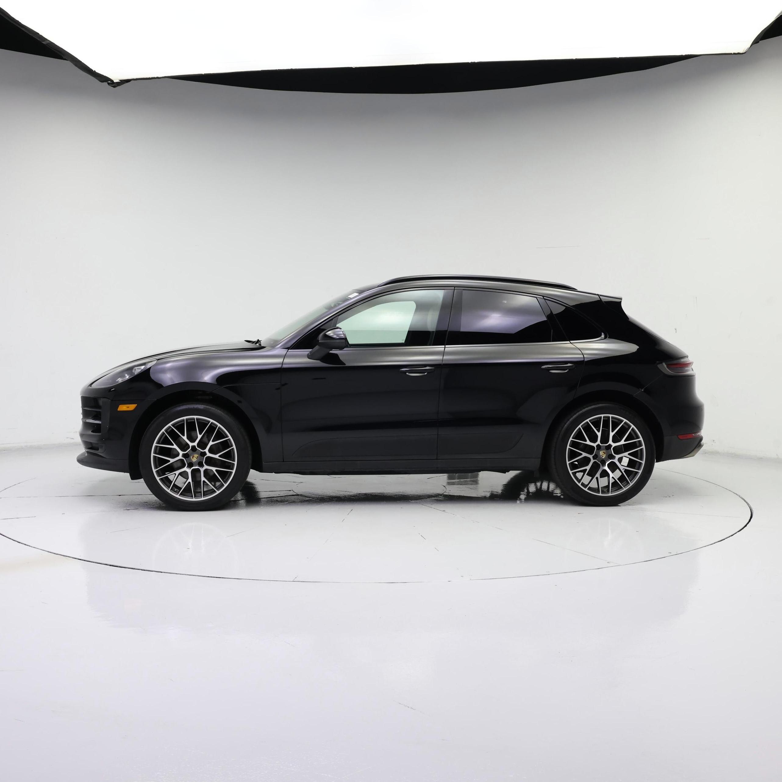 Thumbnail: 2020 Porsche Macan - 3