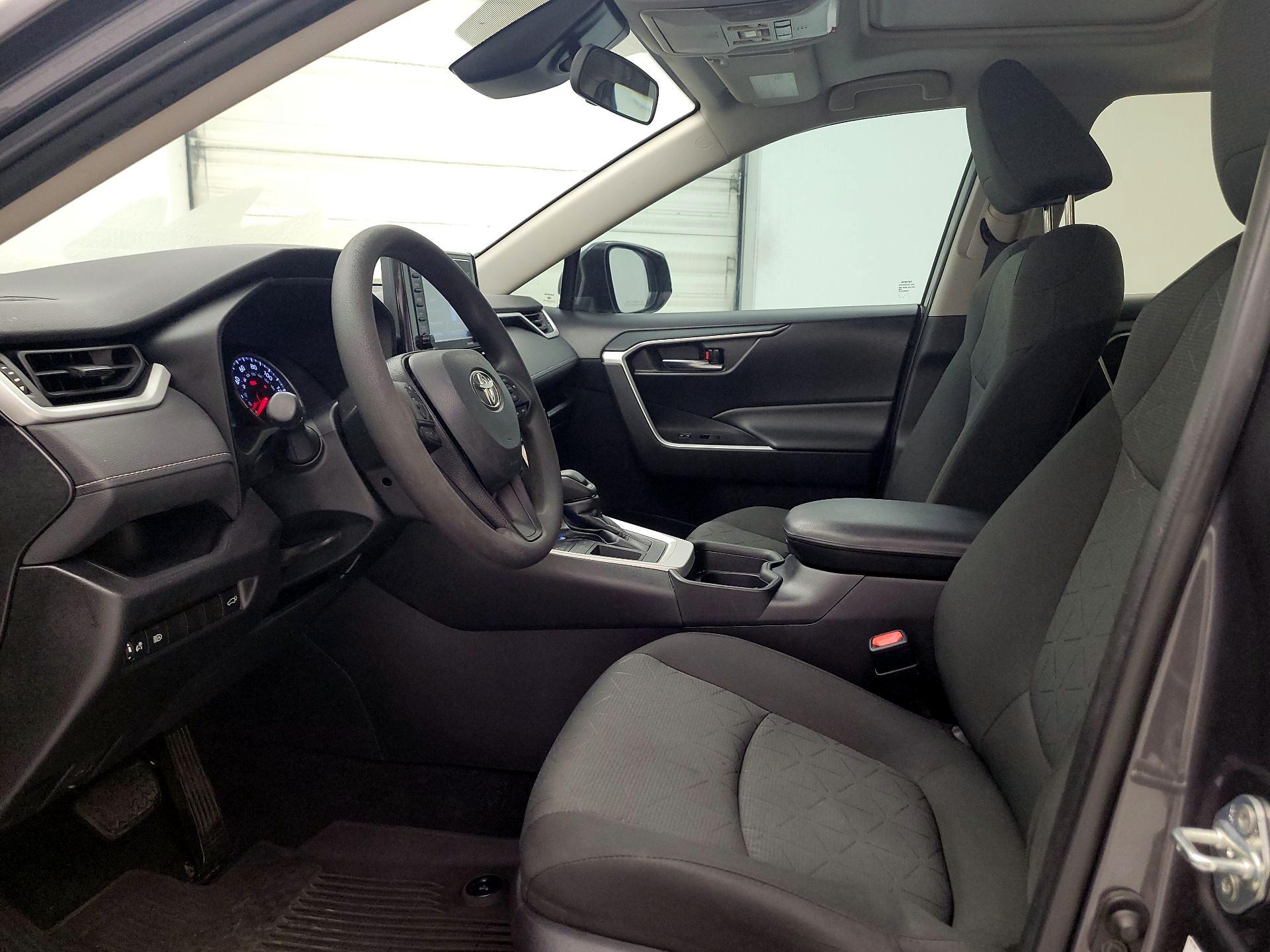 Thumbnail: 2021 Toyota RAV4 - 11