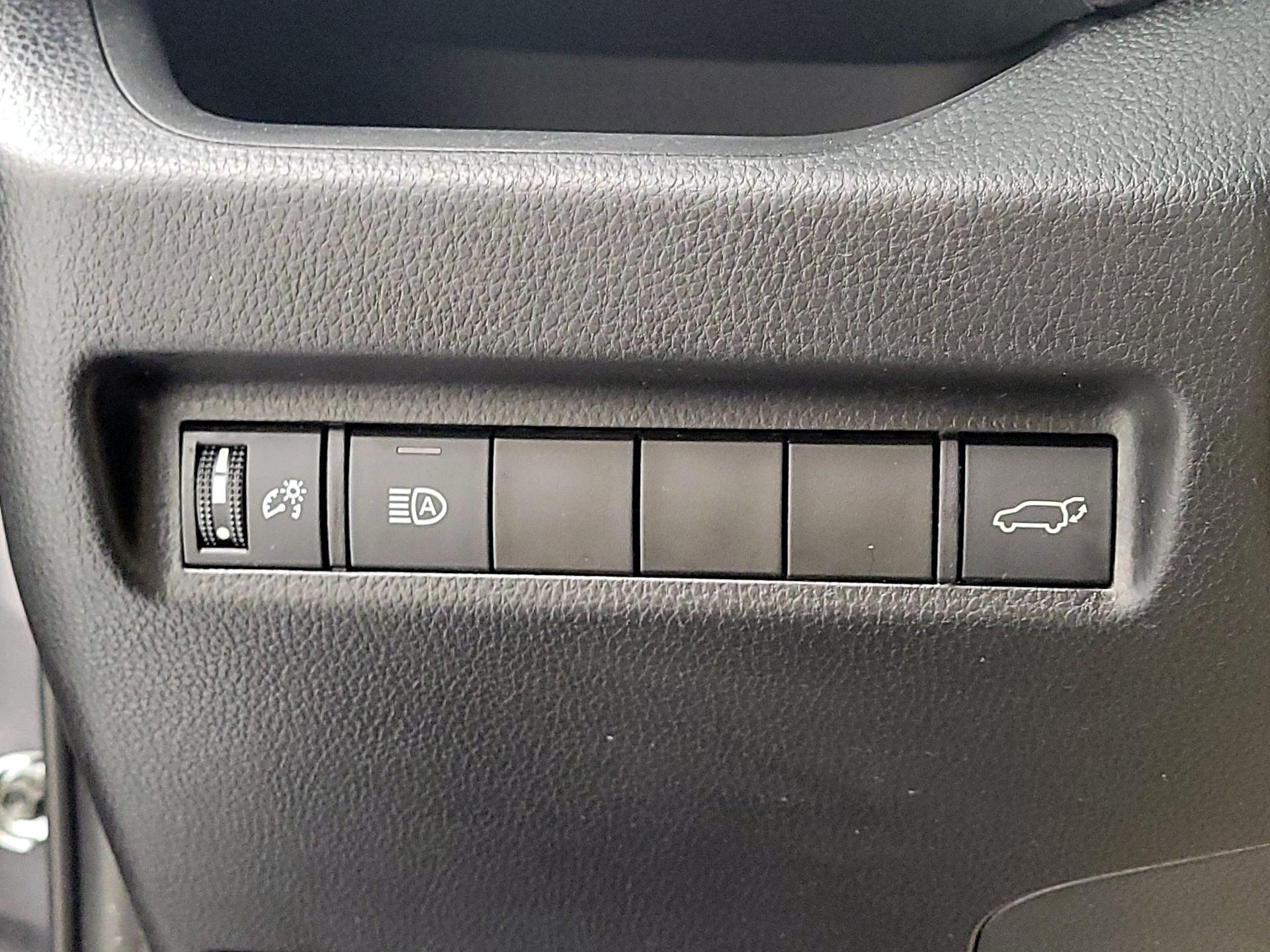 Thumbnail: 2021 Toyota RAV4 - 13