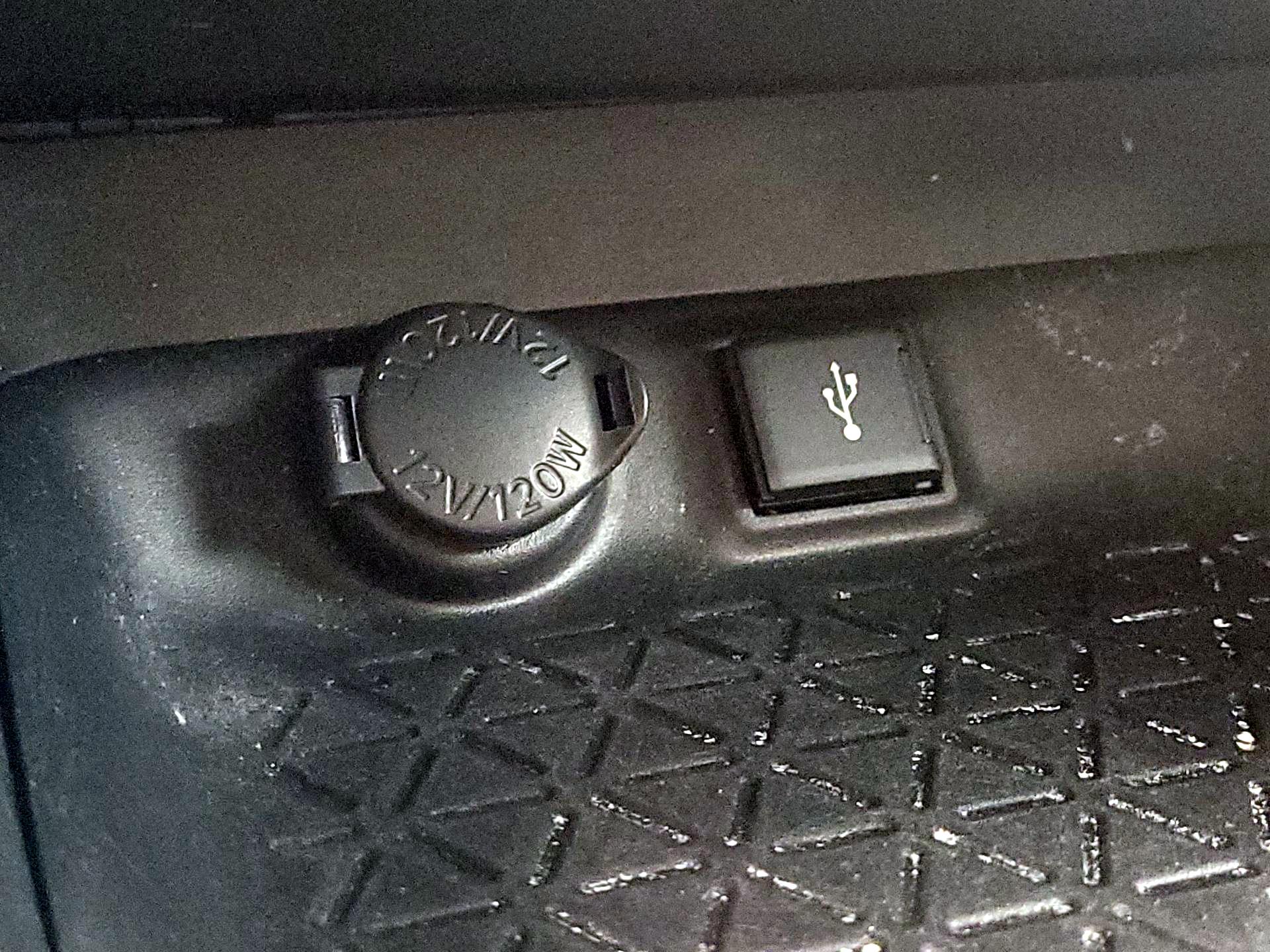 Thumbnail: 2021 Toyota RAV4 - 18