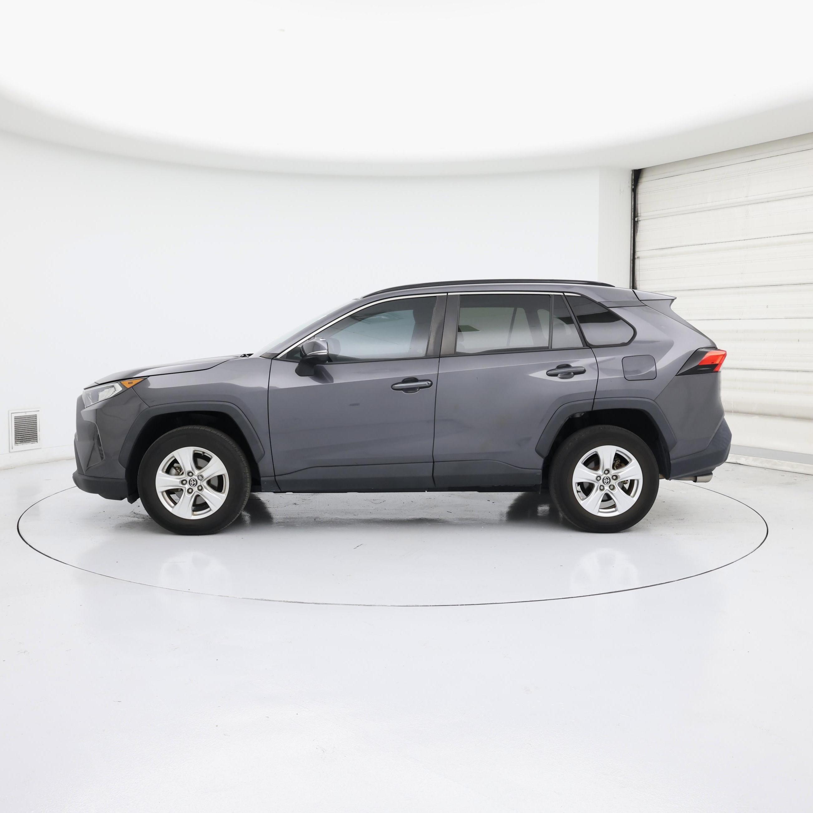 Thumbnail: 2021 Toyota RAV4 - 3