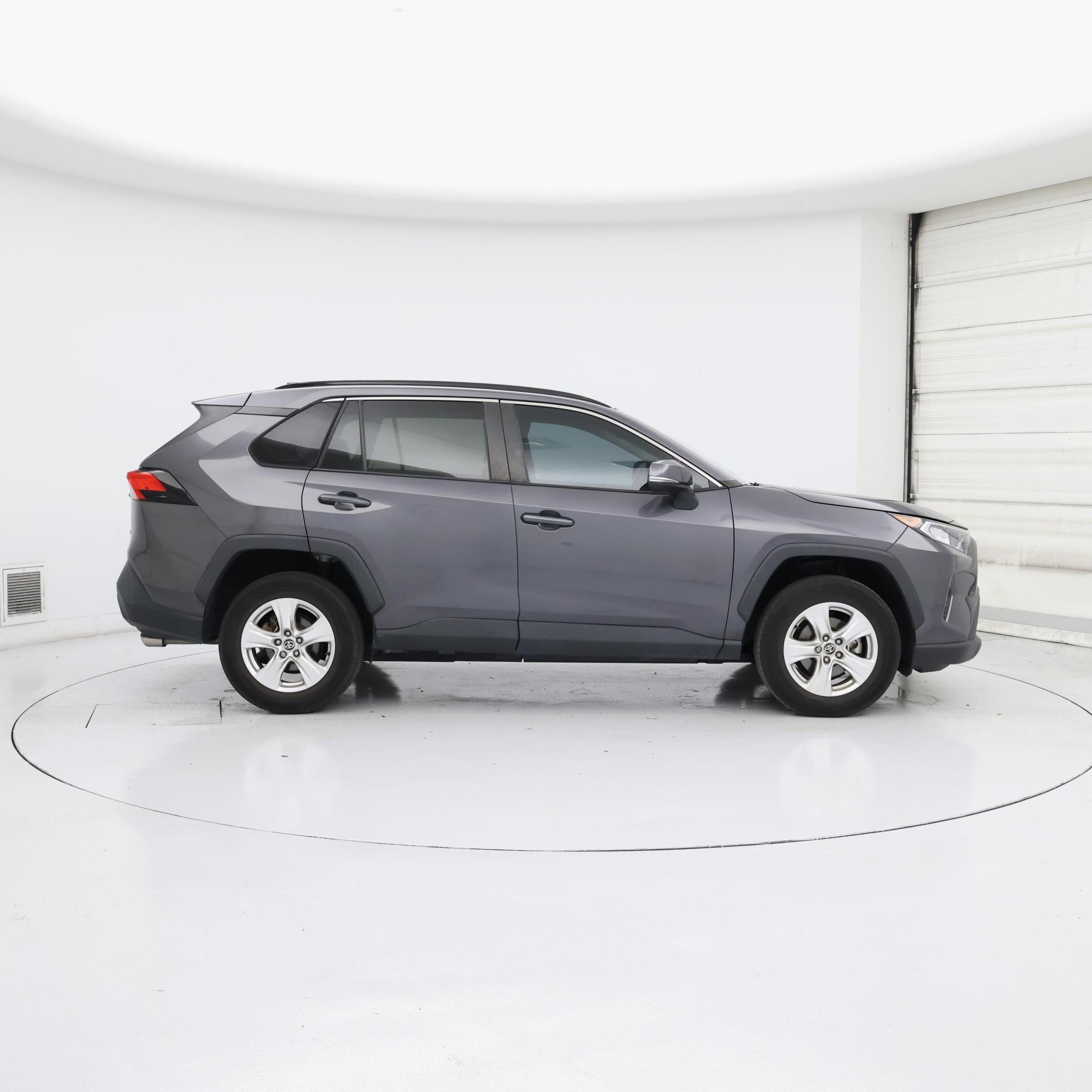 Thumbnail: 2021 Toyota RAV4 - 7