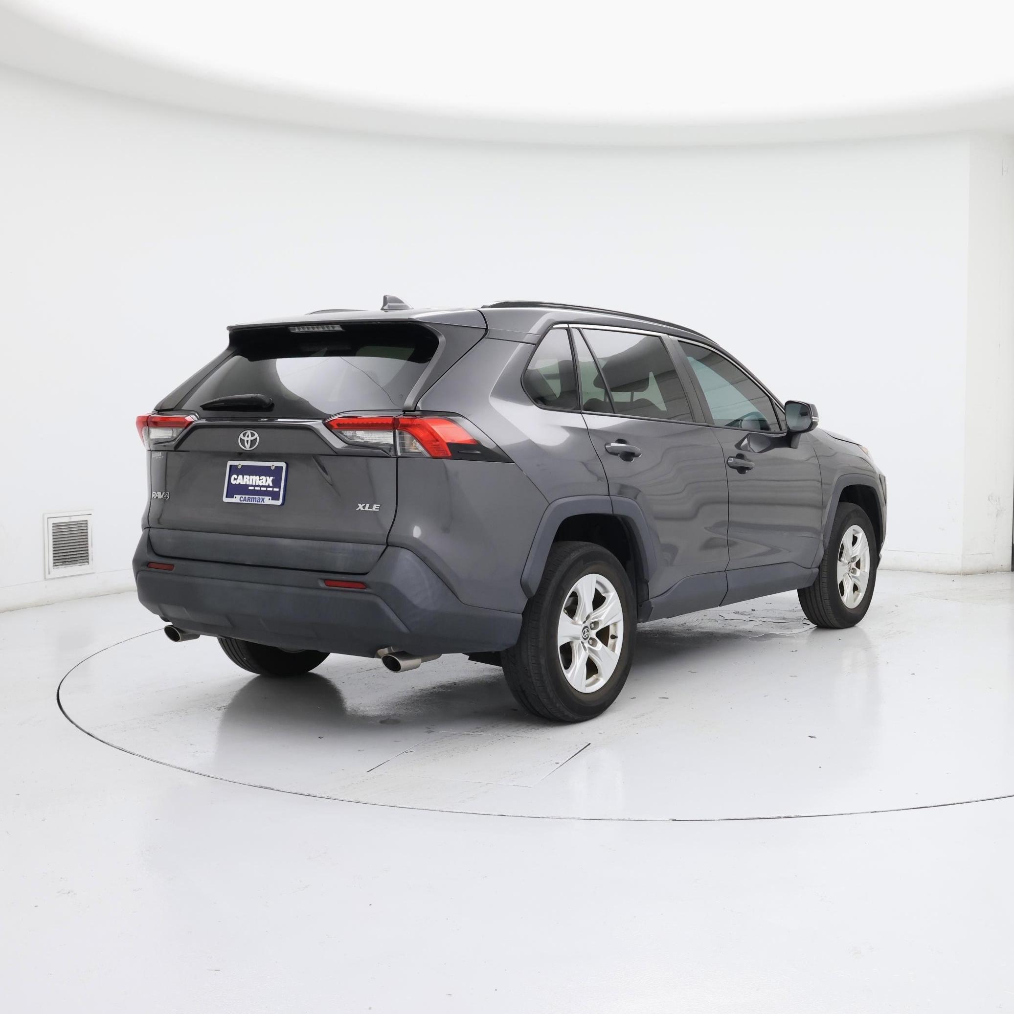 Thumbnail: 2021 Toyota RAV4 - 8