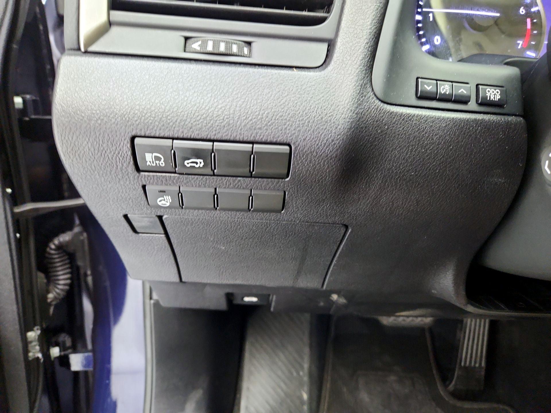 Thumbnail: 2022 Lexus RX - 13