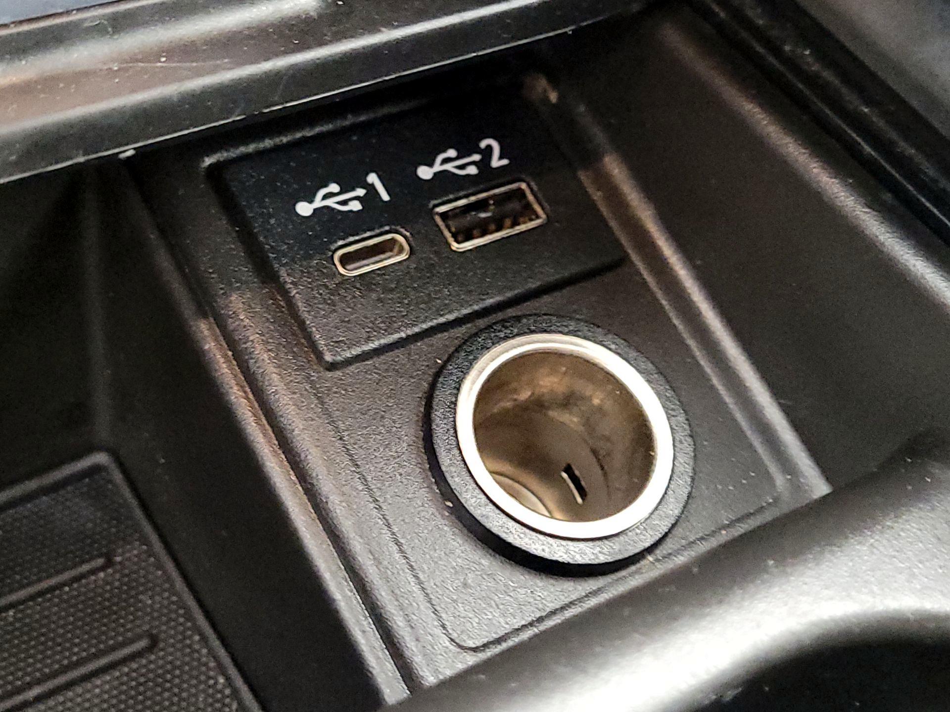 Thumbnail: 2022 INFINITI QX50 - 18