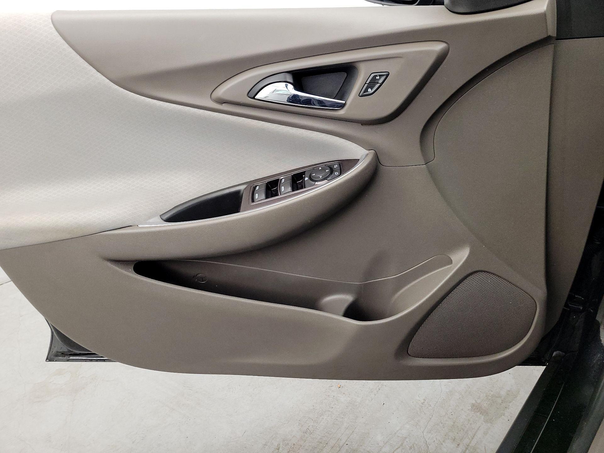 Thumbnail: 2021 Chevrolet Malibu - 12