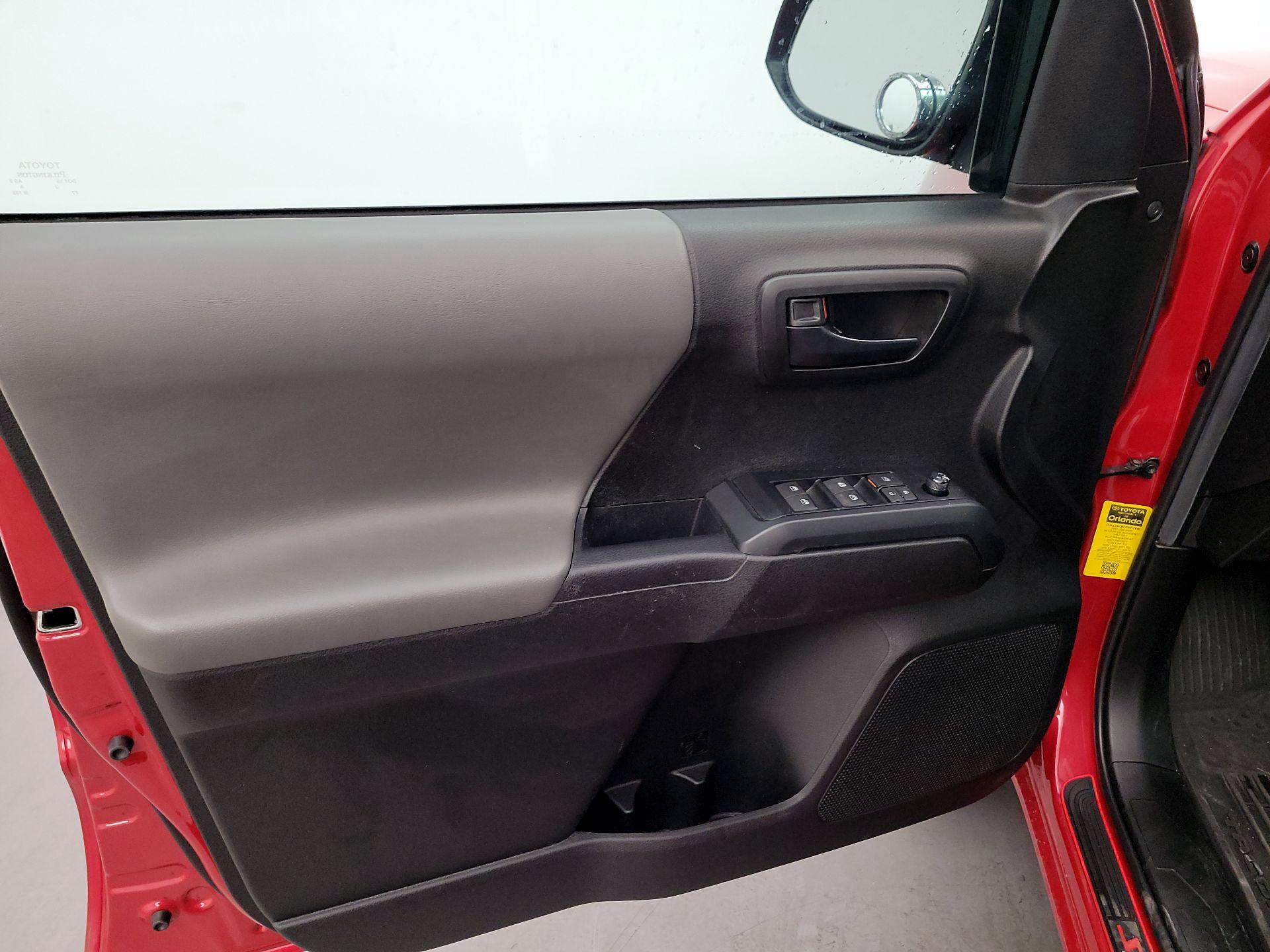 Thumbnail: 2022 Toyota Tacoma - 12