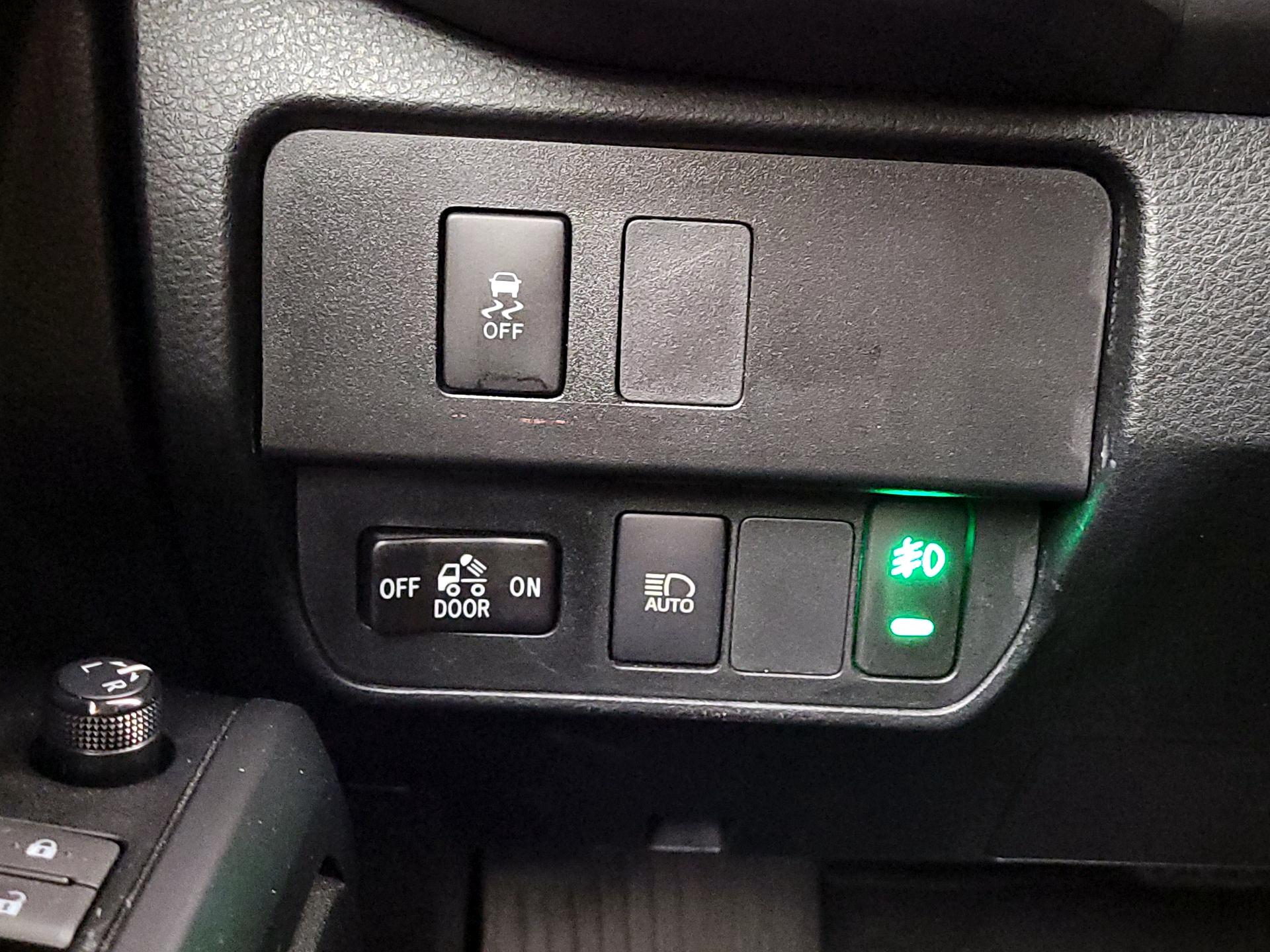 Thumbnail: 2022 Toyota Tacoma - 13