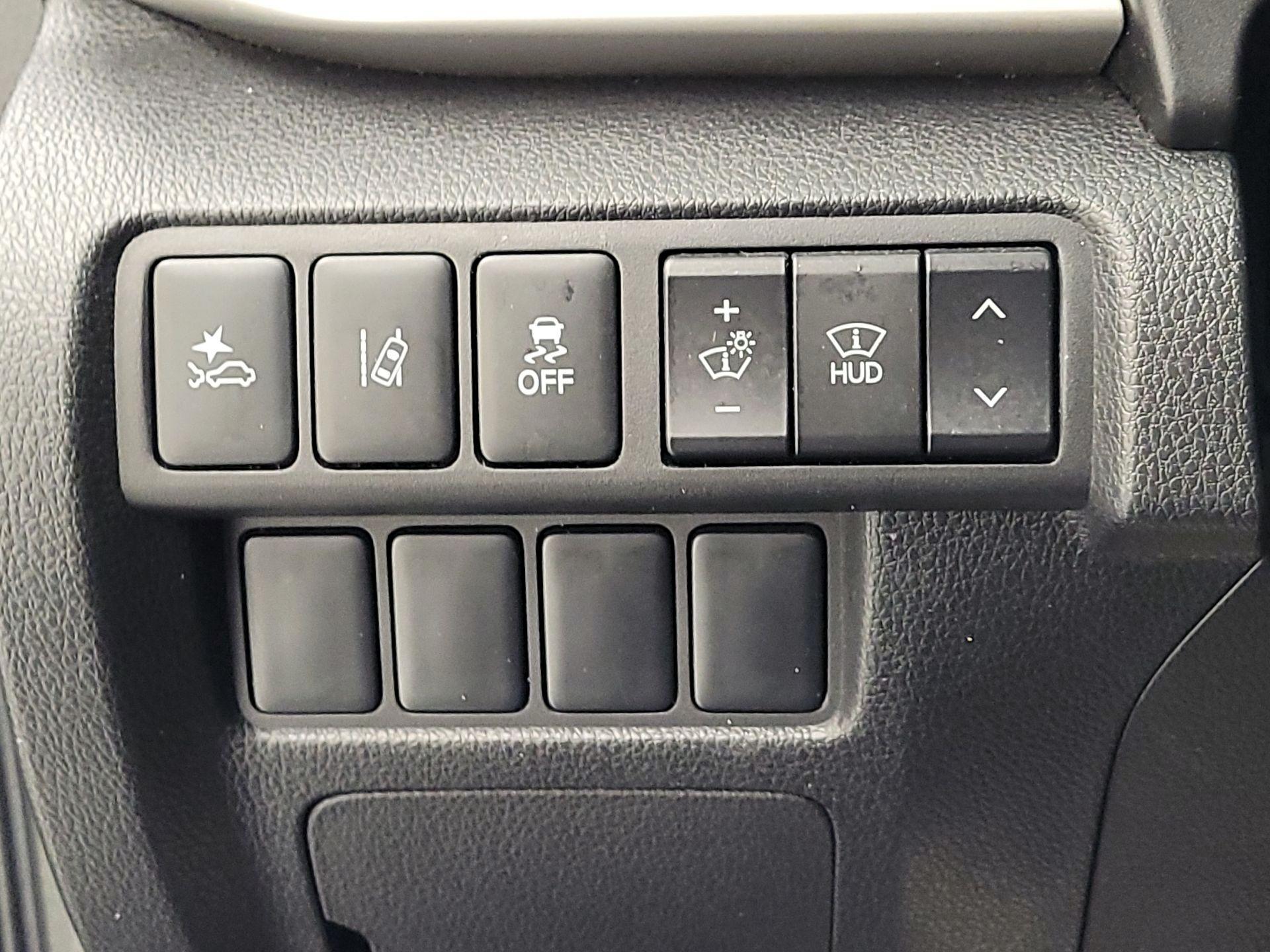 Thumbnail: 2023 Mitsubishi Eclipse Cross - 13