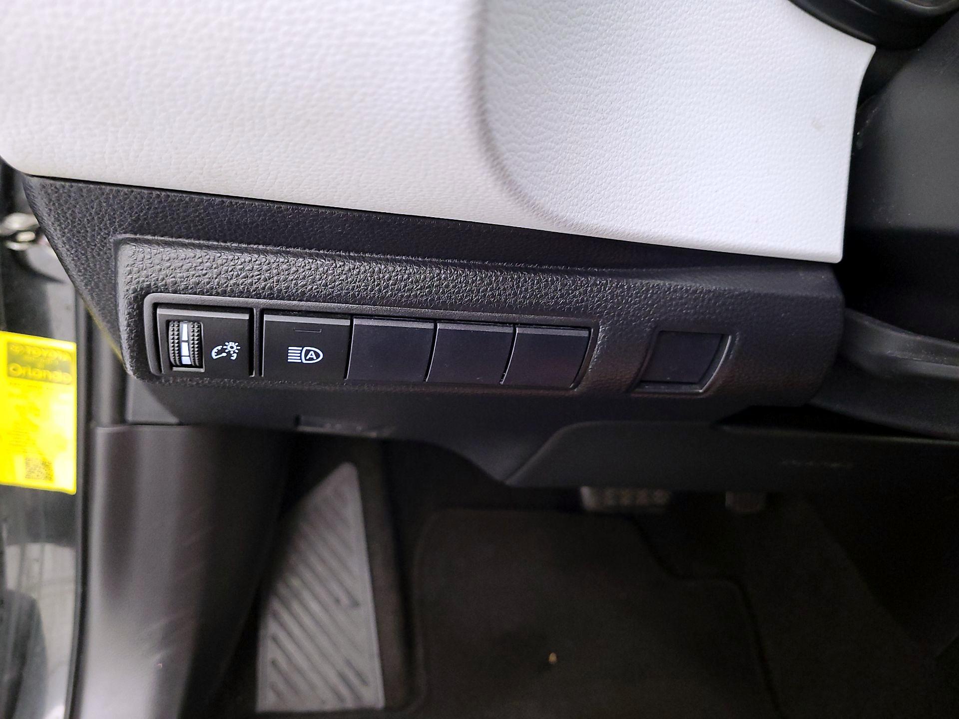 Thumbnail: 2021 Toyota Corolla - 13