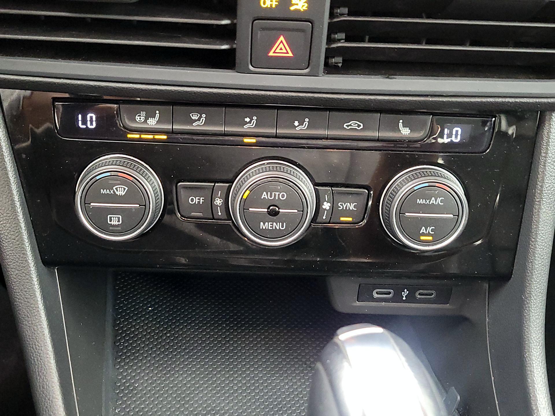 Thumbnail: 2021 Volkswagen Jetta - 16