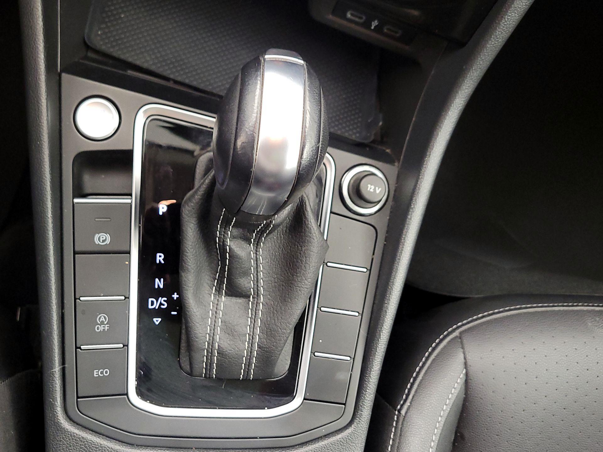 Thumbnail: 2021 Volkswagen Jetta - 17