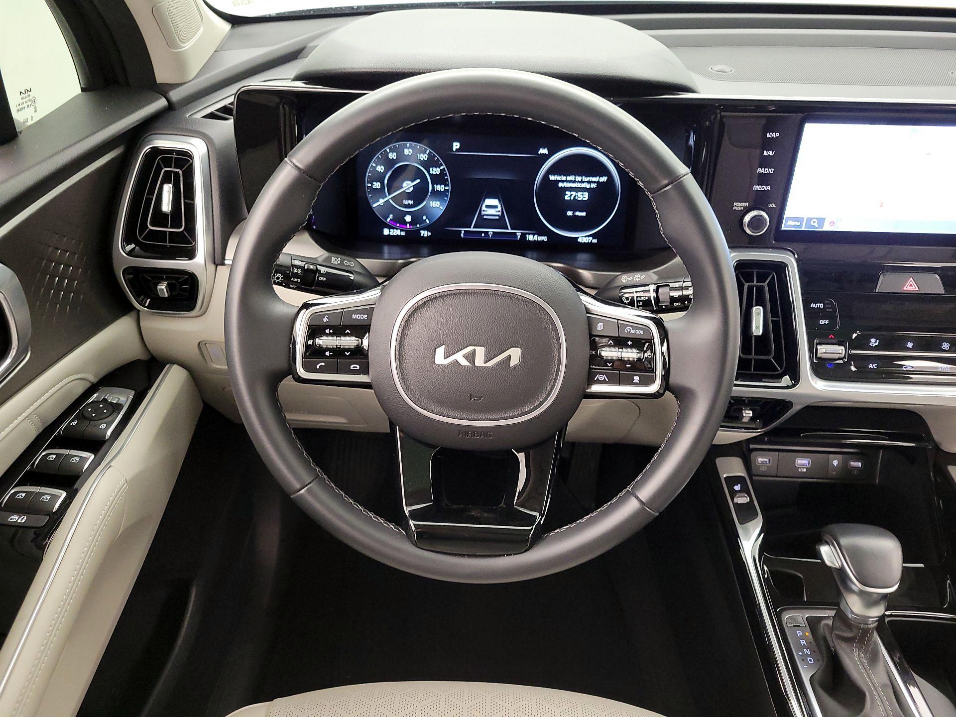 Thumbnail: 2023 Kia Sorento - 10