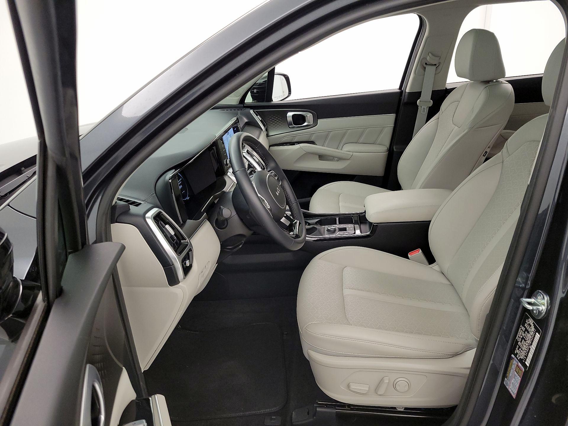 Thumbnail: 2023 Kia Sorento - 11