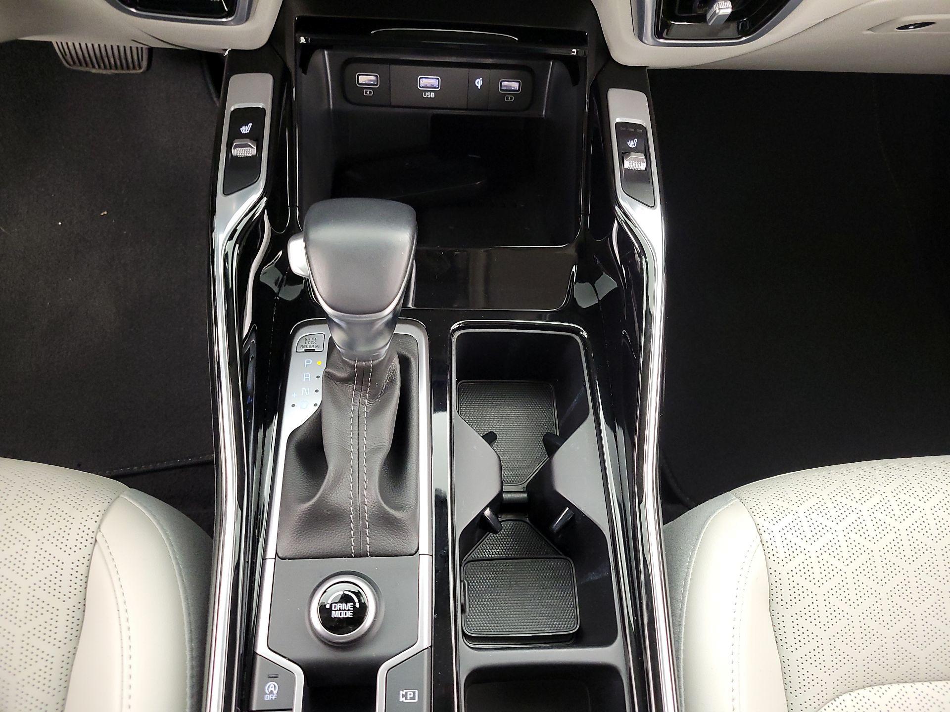 Thumbnail: 2023 Kia Sorento - 18