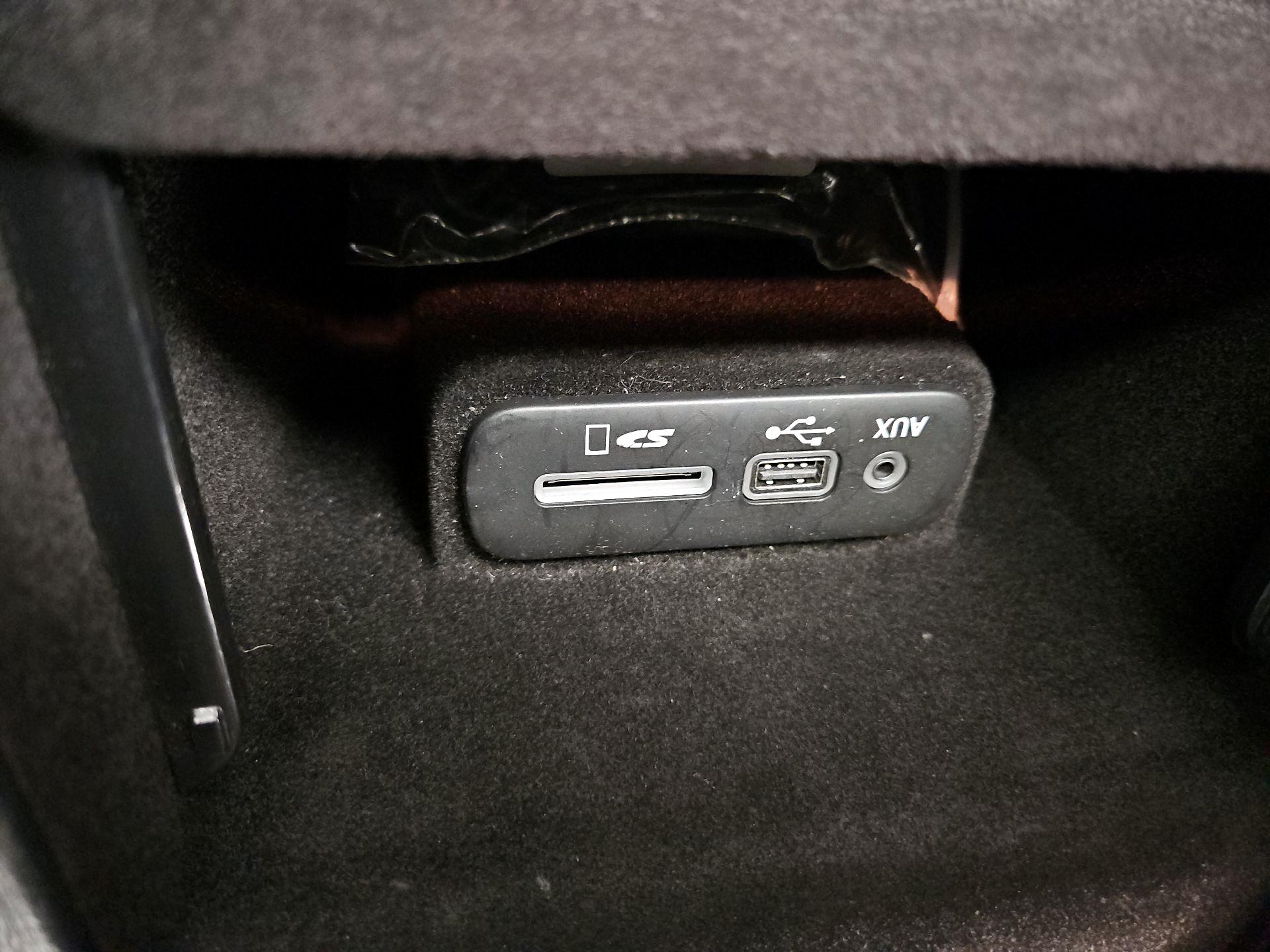 Thumbnail: 2015 Chrysler 300 - 19