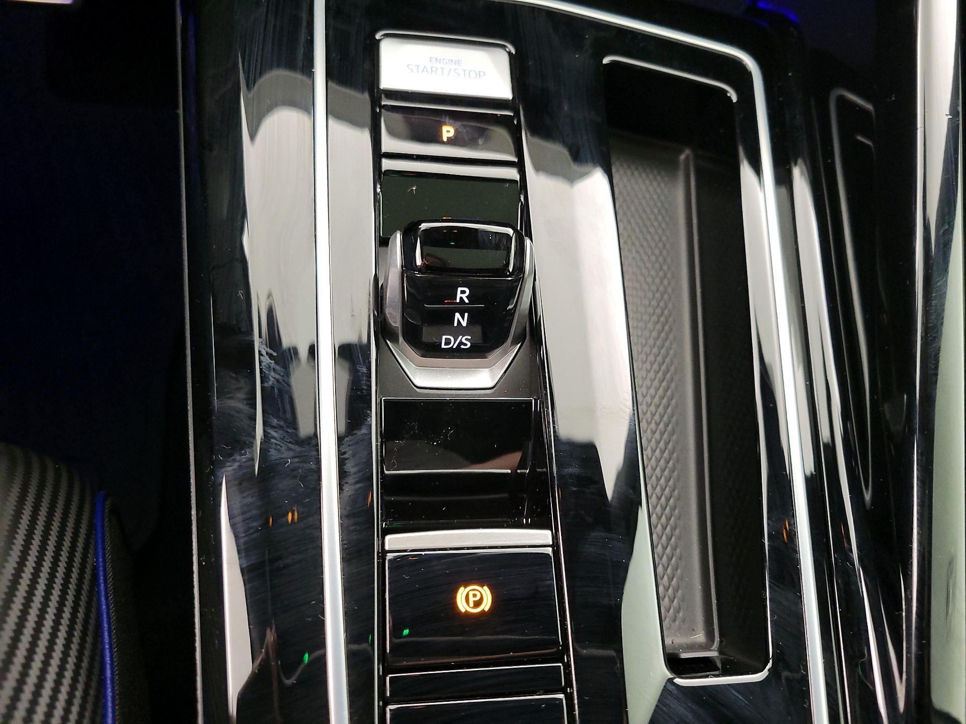 Thumbnail: 2024 Volkswagen Golf - 17