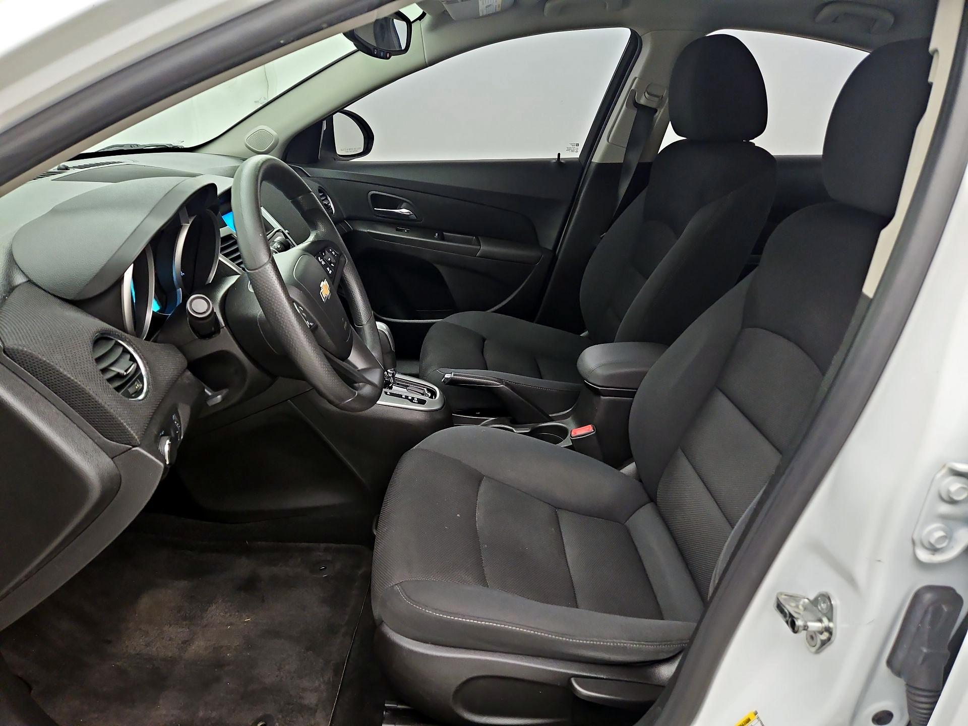 Thumbnail: 2016 Chevrolet Cruze - 11