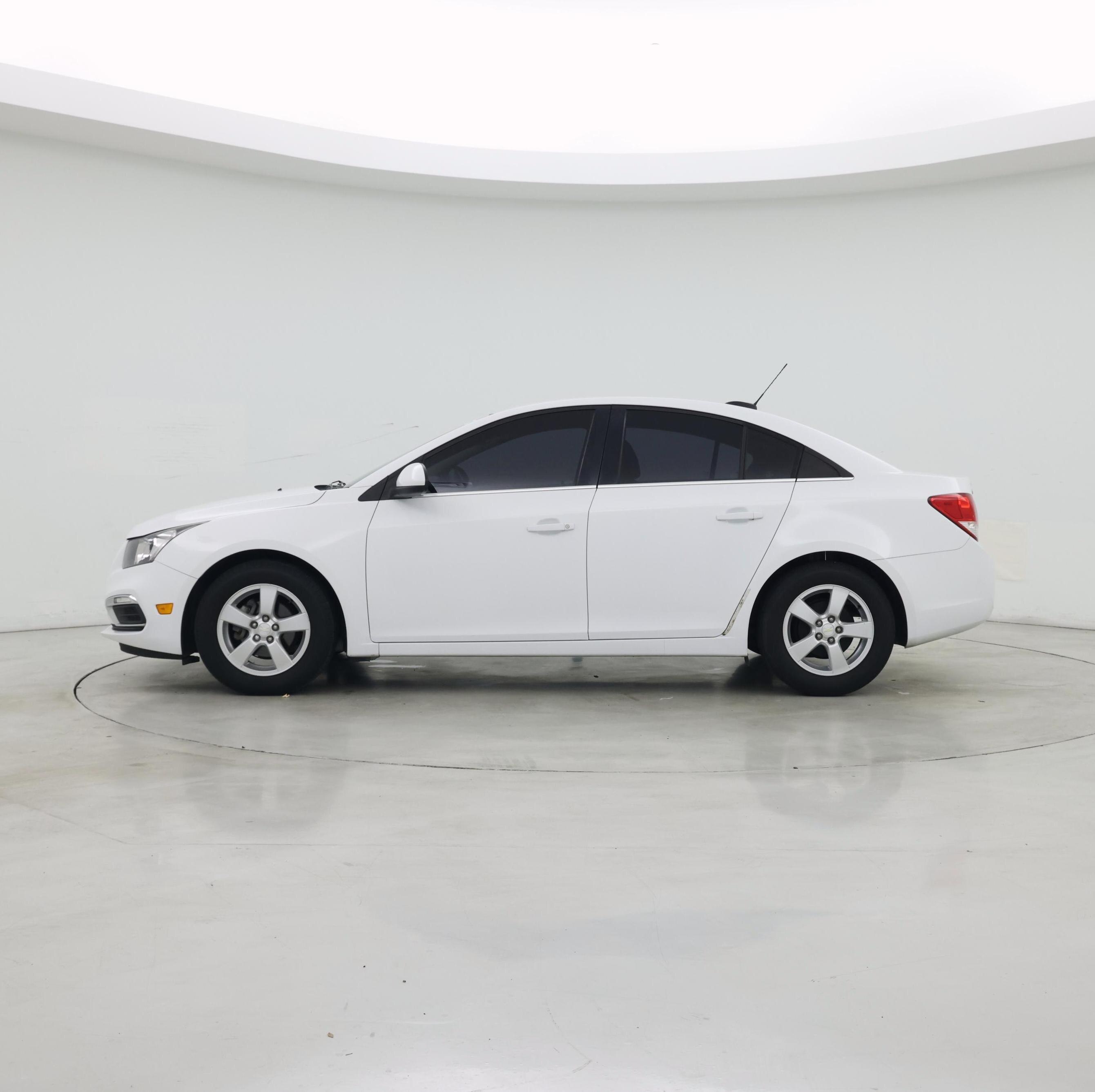 Thumbnail: 2016 Chevrolet Cruze - 3