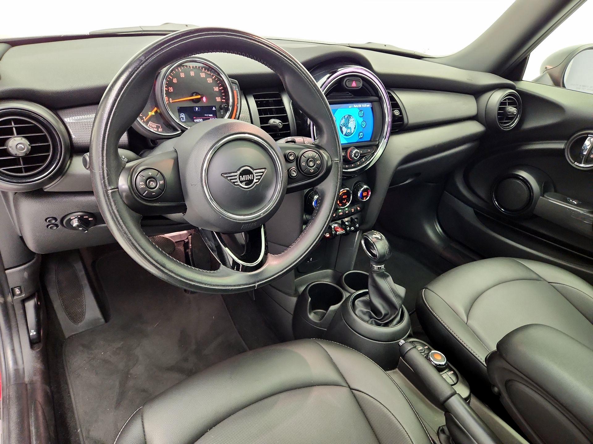 Thumbnail: 2019 MINI Cooper Hardtop - 9