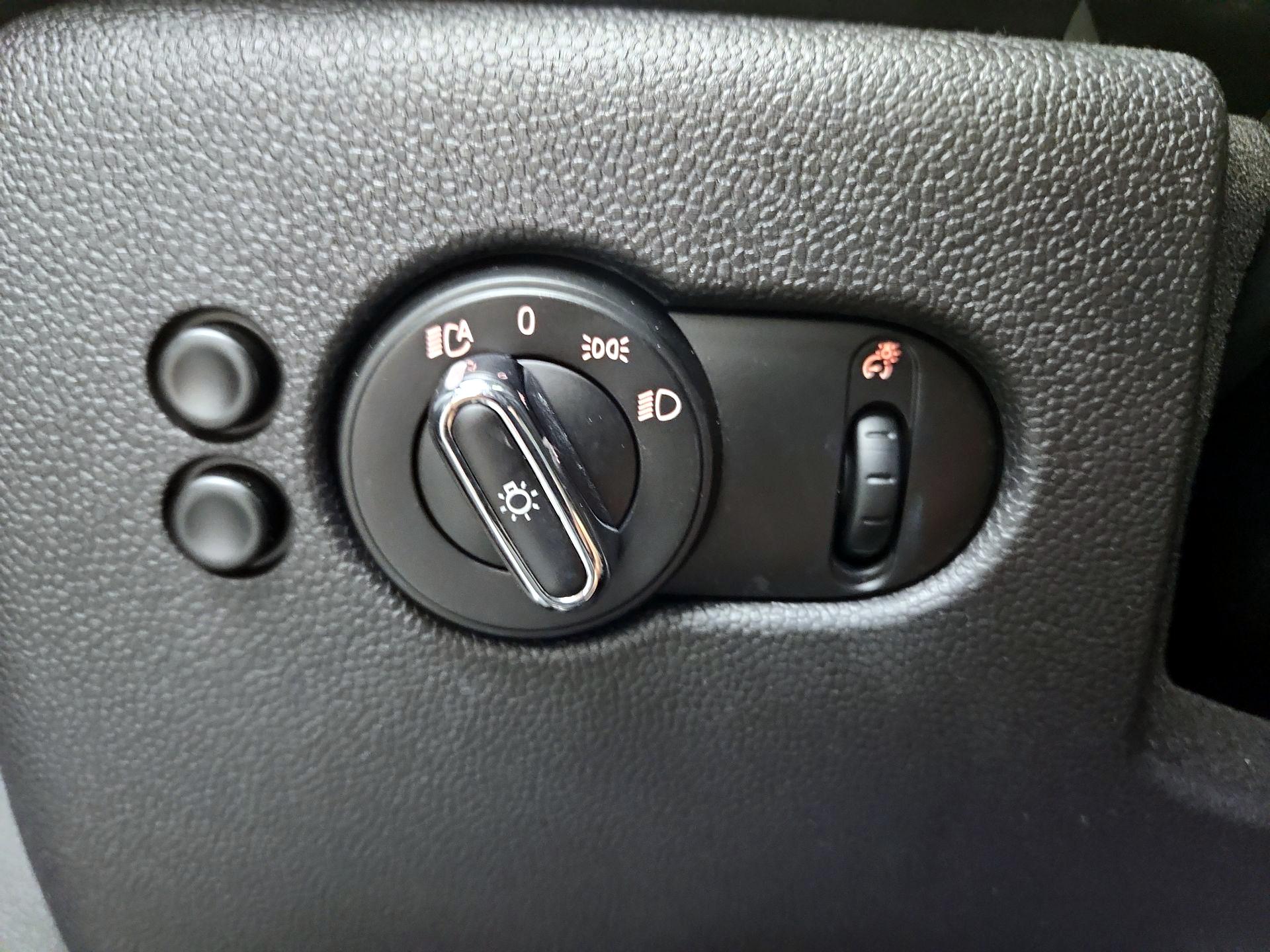 Thumbnail: 2019 MINI Cooper Hardtop - 13