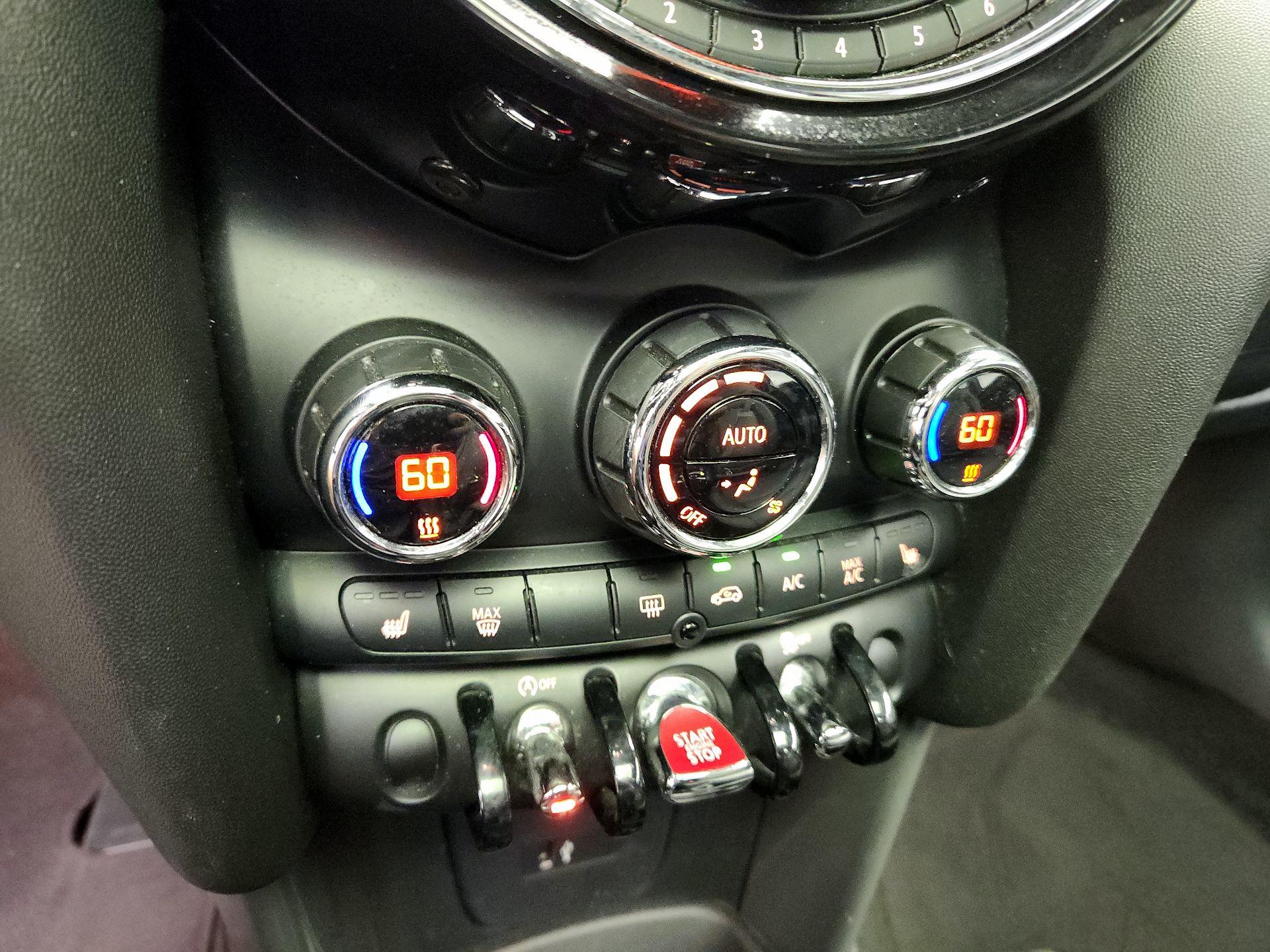 Thumbnail: 2019 MINI Cooper Hardtop - 16