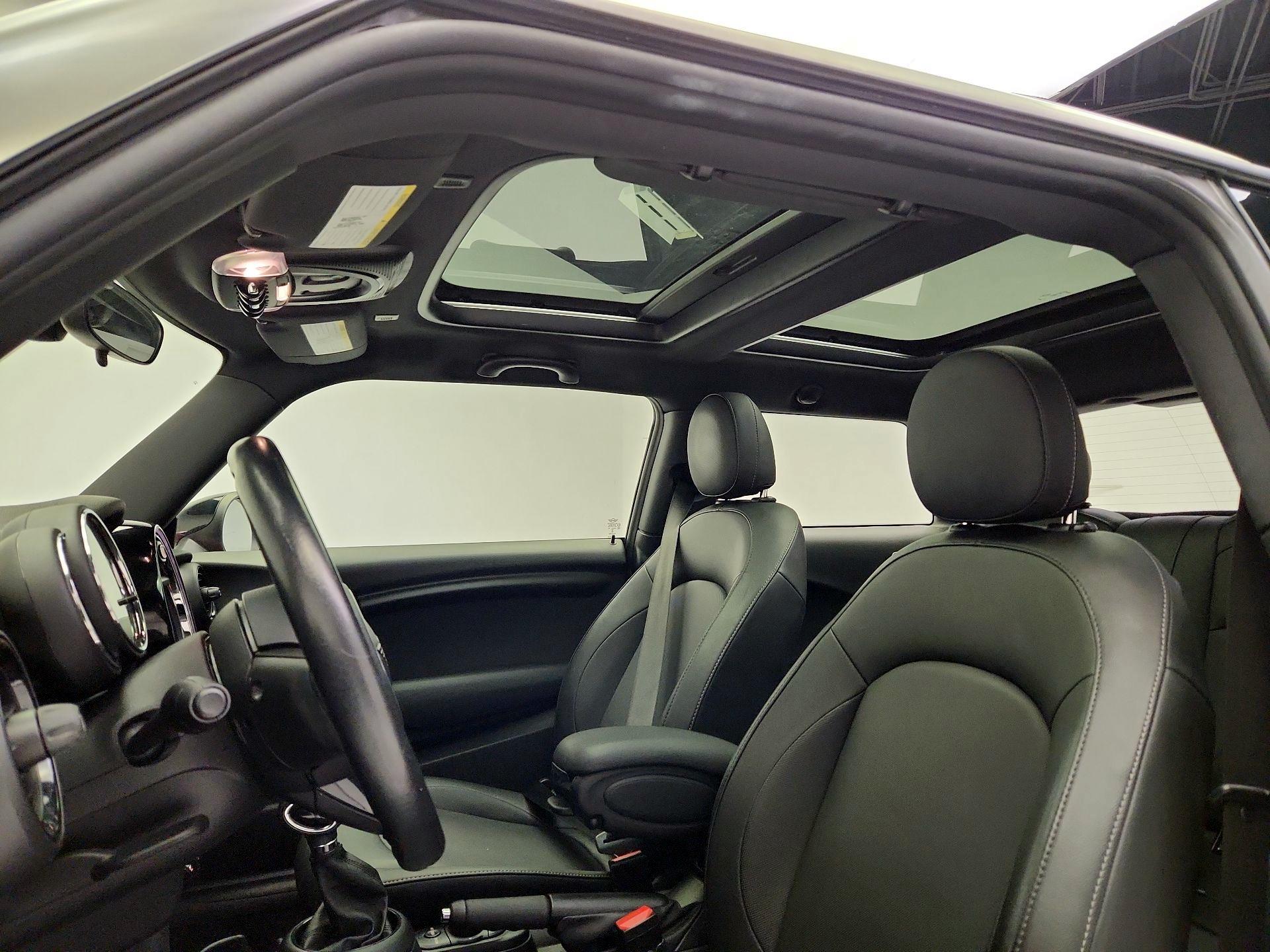 Thumbnail: 2019 MINI Cooper Hardtop - 19