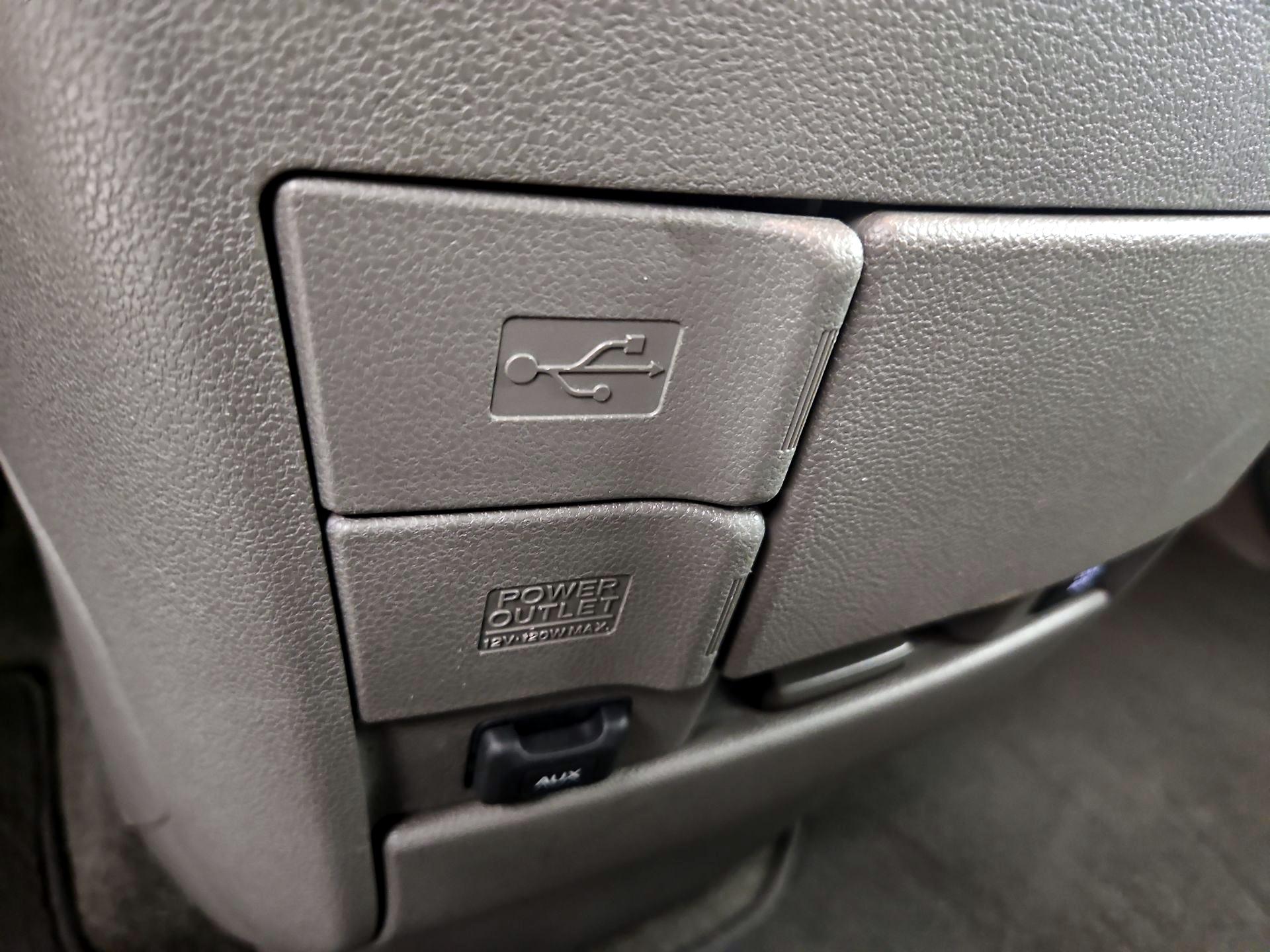 Thumbnail: 2015 Honda Odyssey - 18