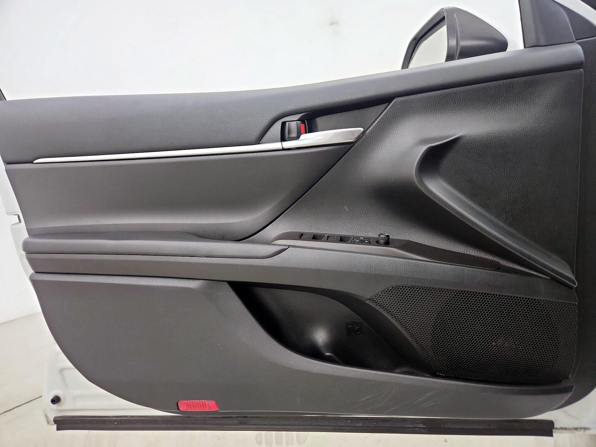 Thumbnail: 2022 Toyota Camry - 12
