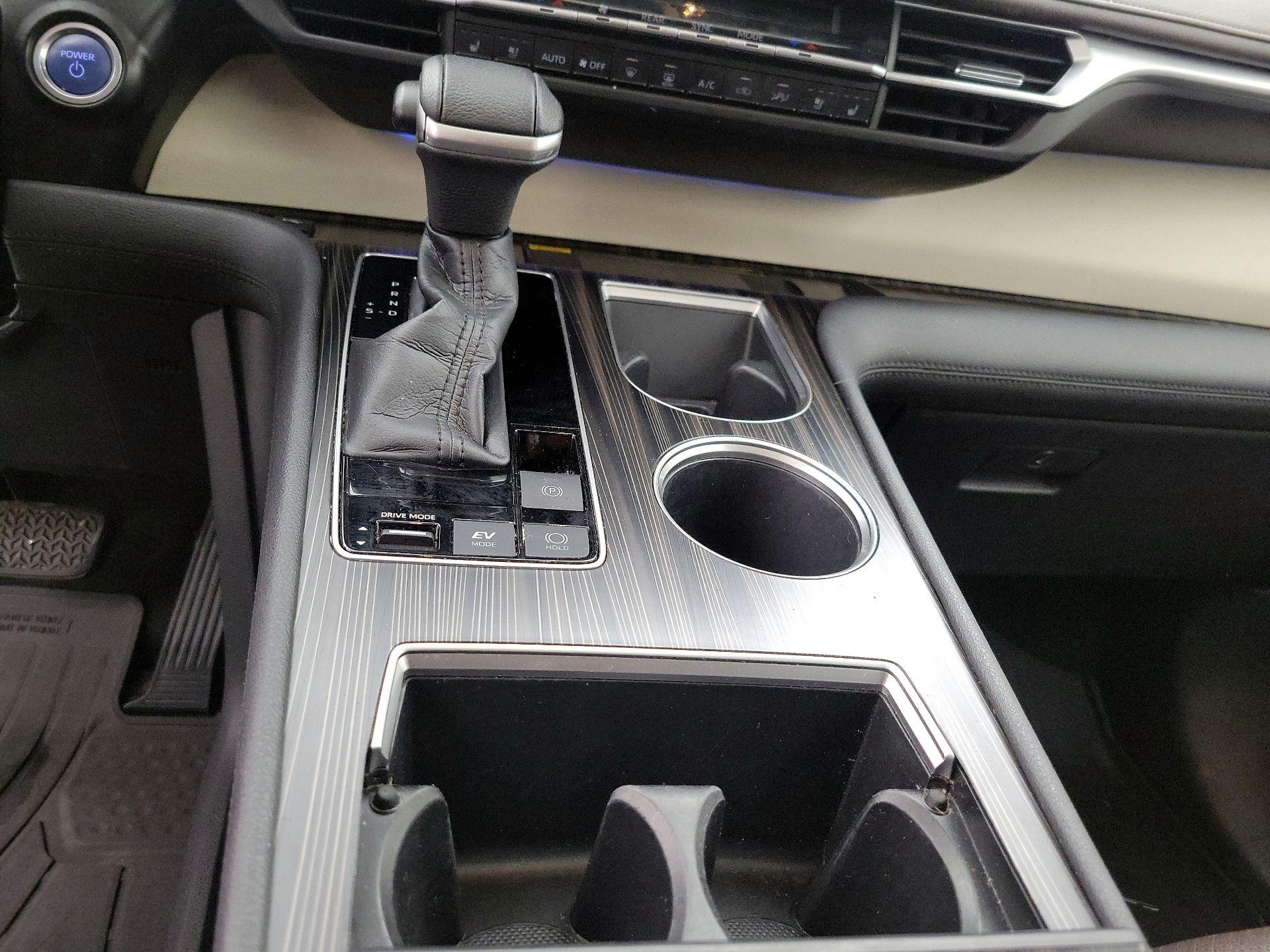 Thumbnail: 2021 Toyota Sienna - 18