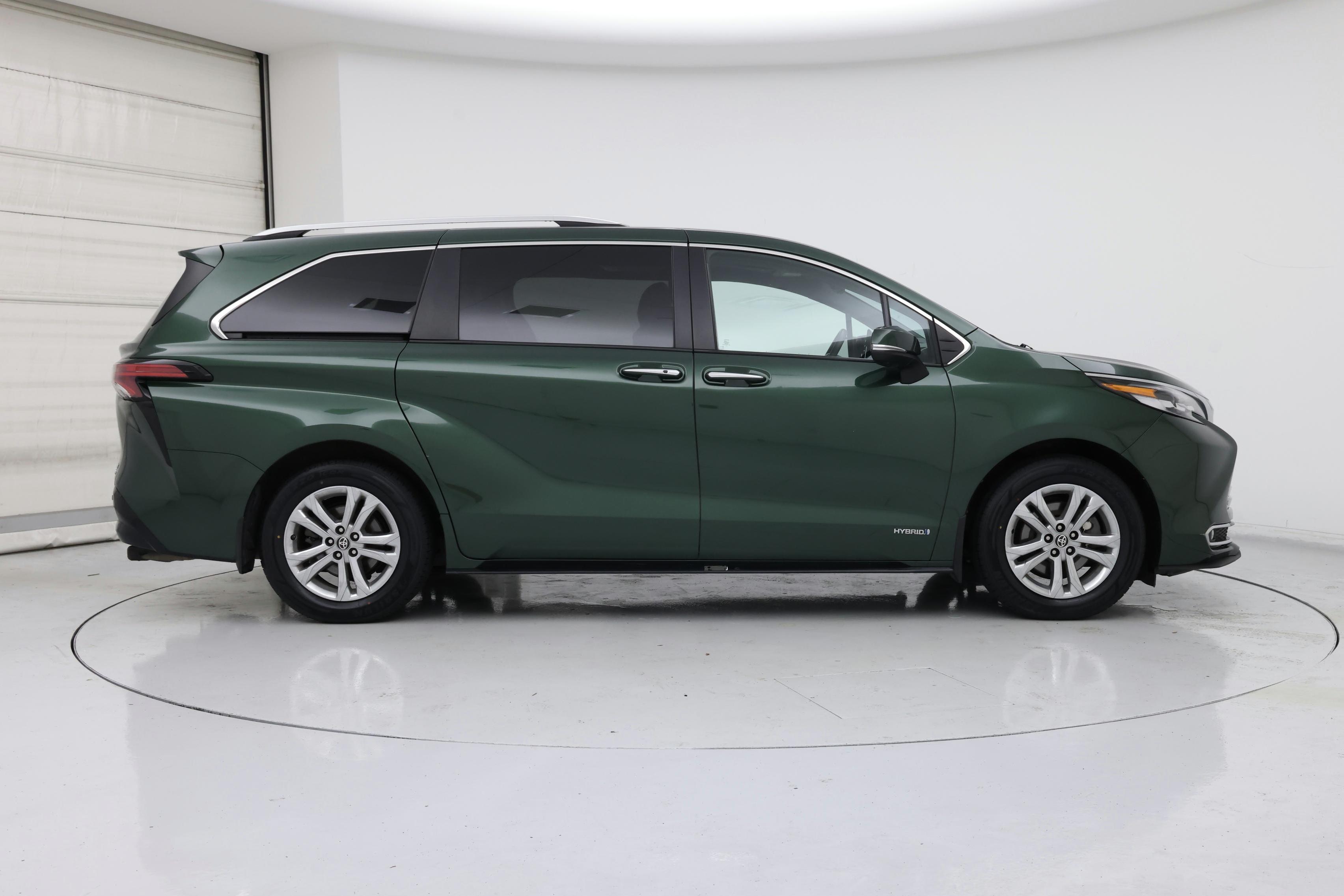 Thumbnail: 2021 Toyota Sienna - 7