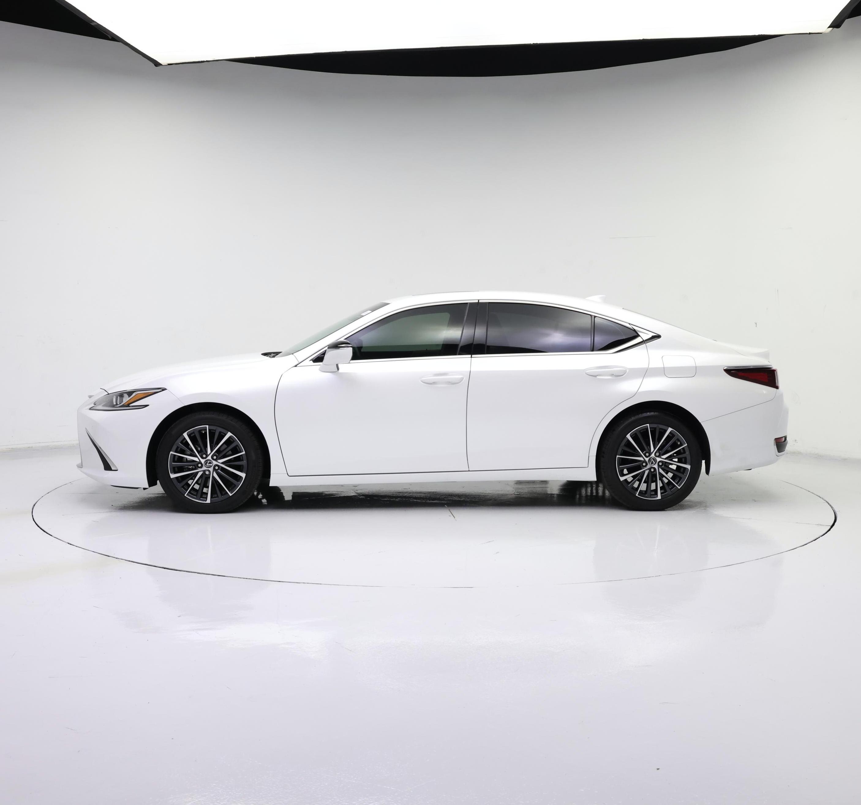 Thumbnail: 2025 Lexus ES - 3